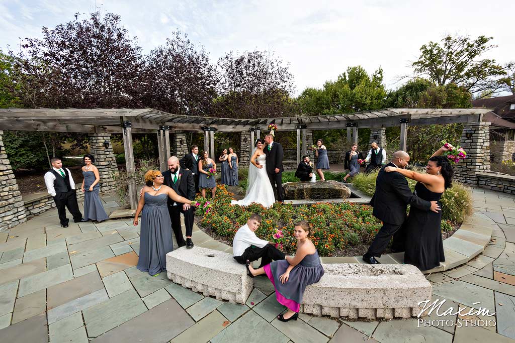 Glenwood Gardens Bridal party wedding picture