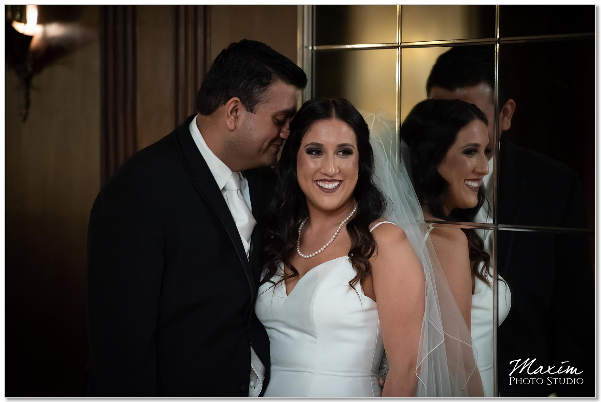 Hilton Netherland Plaza wedding bride groom