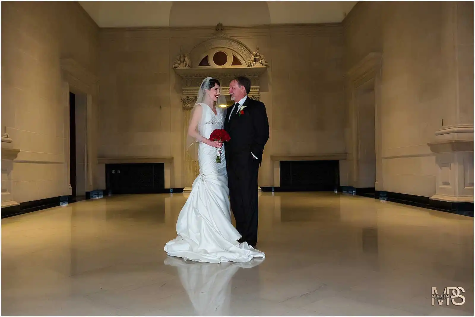 Dayton Art Institute Winter Wedding portraits bride and groom
