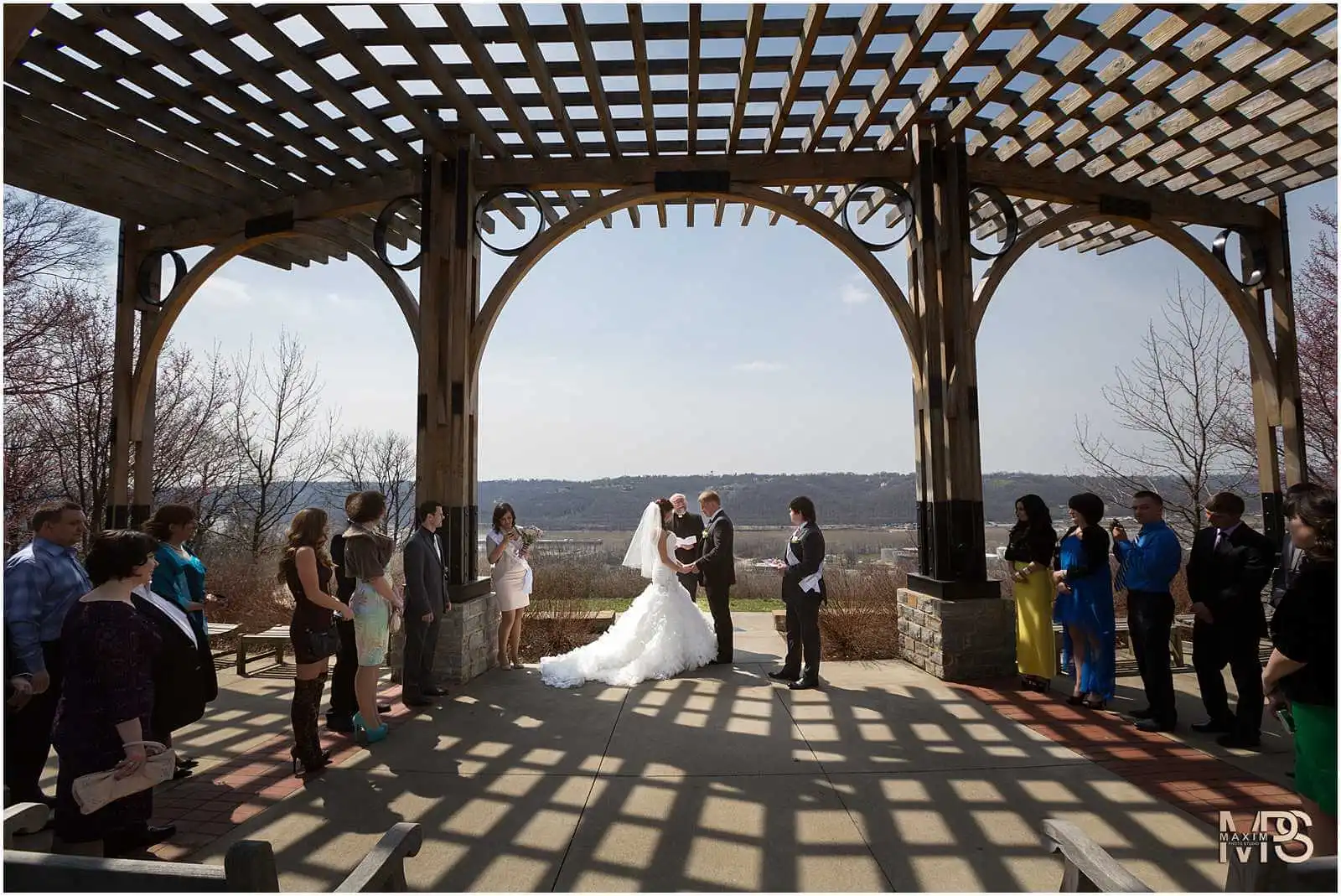 Cincinnati Wedding Photographers, Alms Park Cincinnati Wedding ceremony