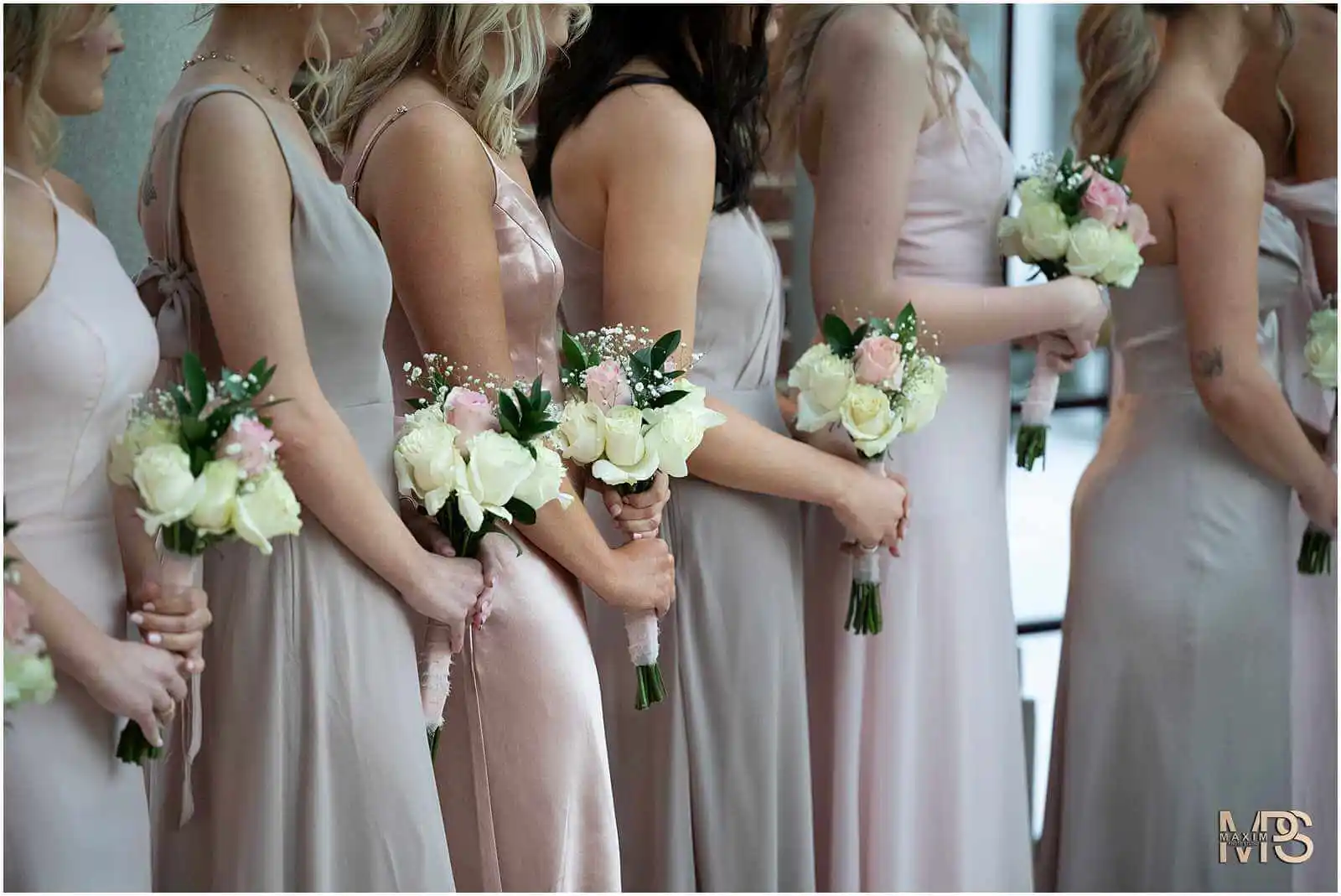 Wedding ceremony flowers at Manor House Ohio