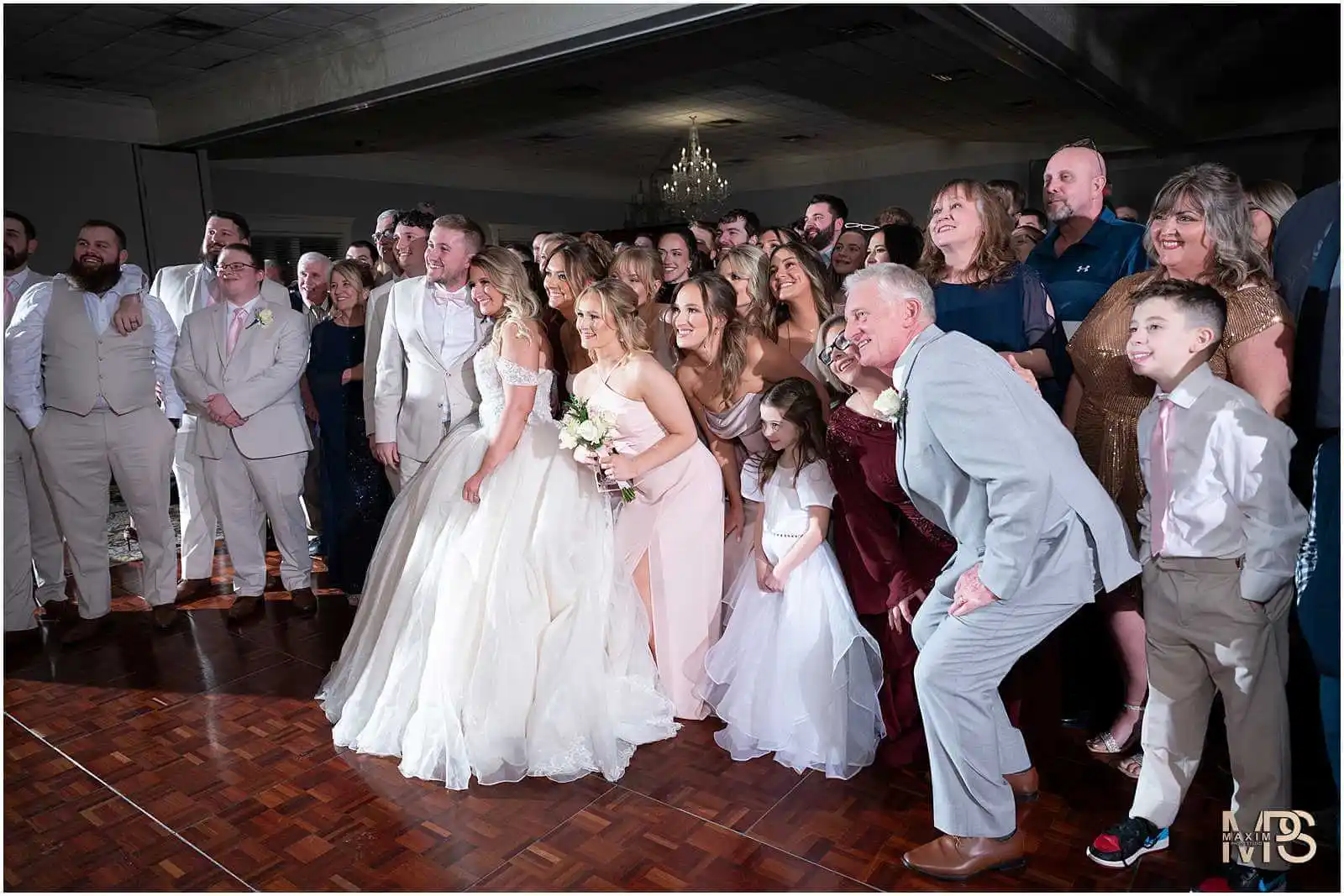 Group Photo Manor House Ohio Wedding reception