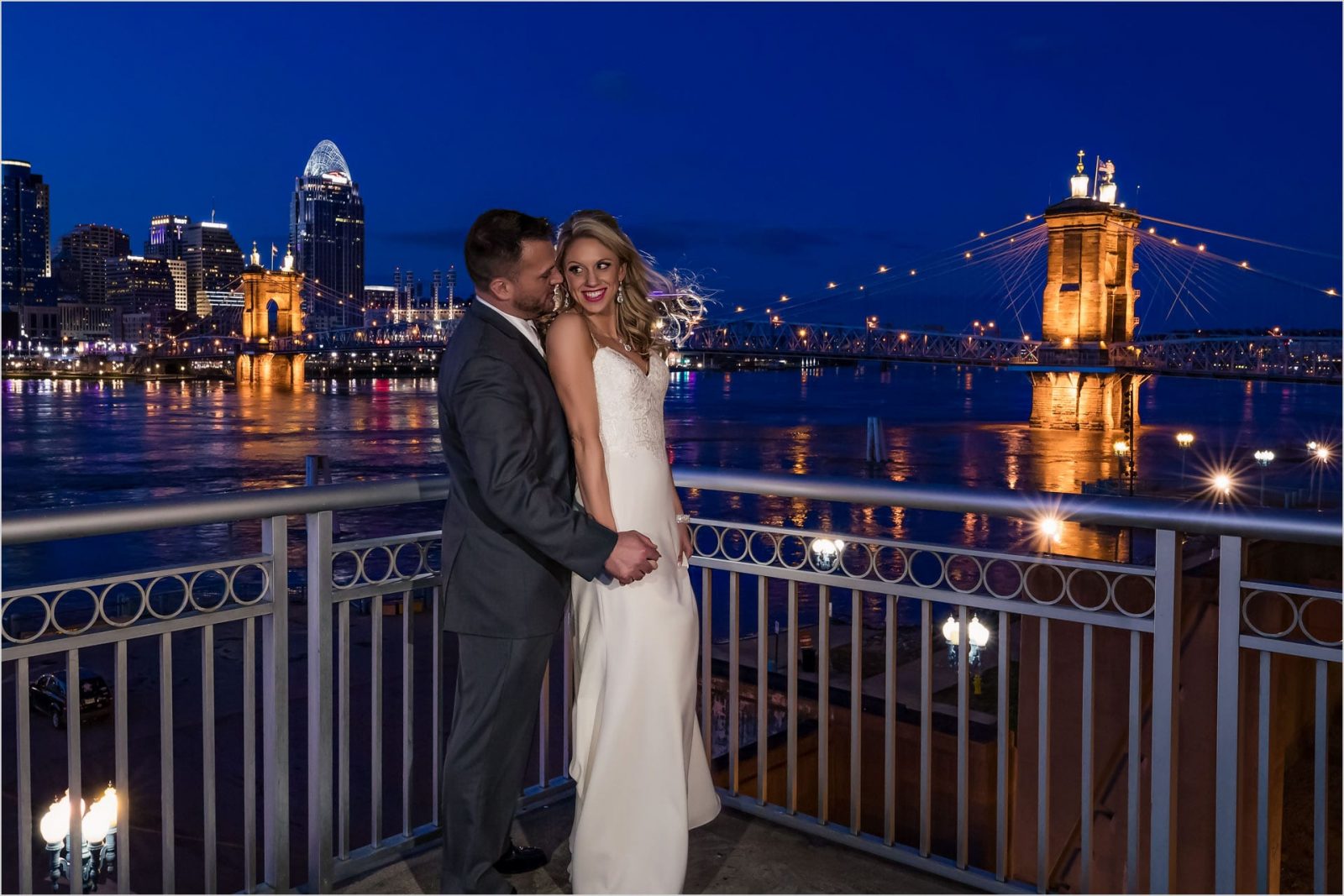 Cincinnati Marriott Rivercenter Wedding ea 100