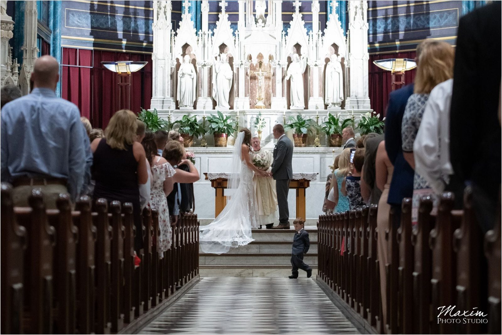 Cincinnati Wedding Photographers st xavier church lr 56
