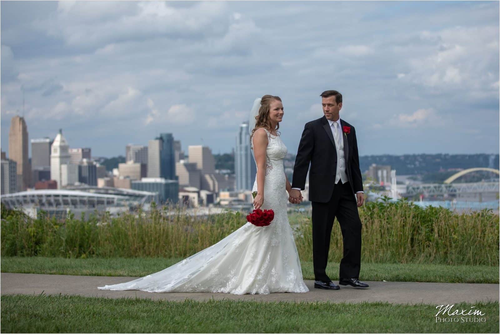 Cincinnati Wedding Photographers the grand covington rw 31