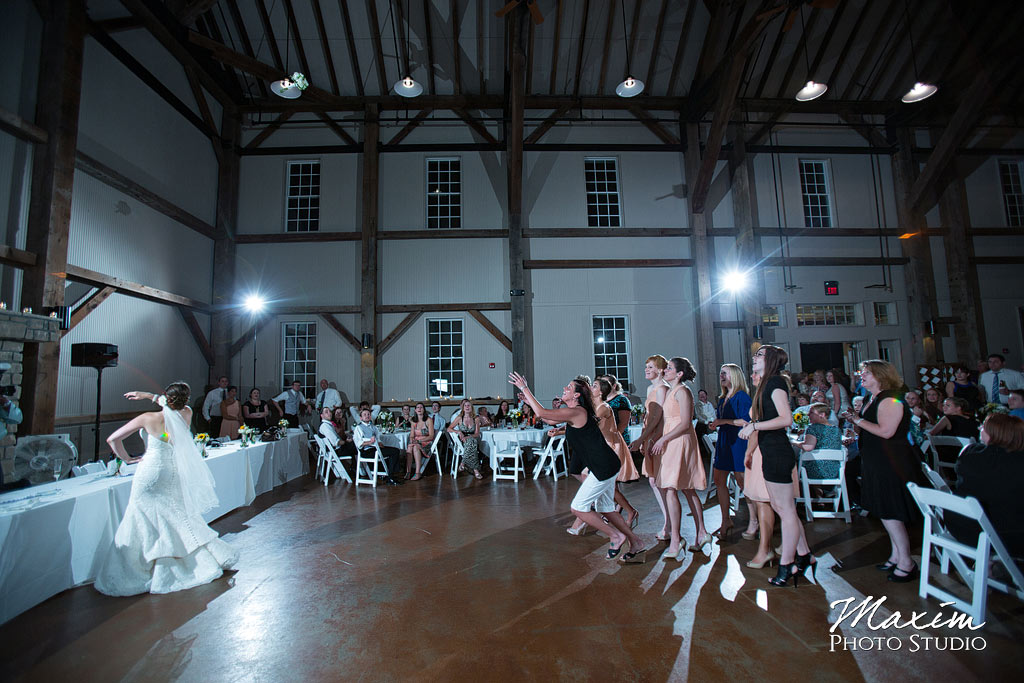 Muhlhauser Barn Cincinnati Wedding Julie And Chris