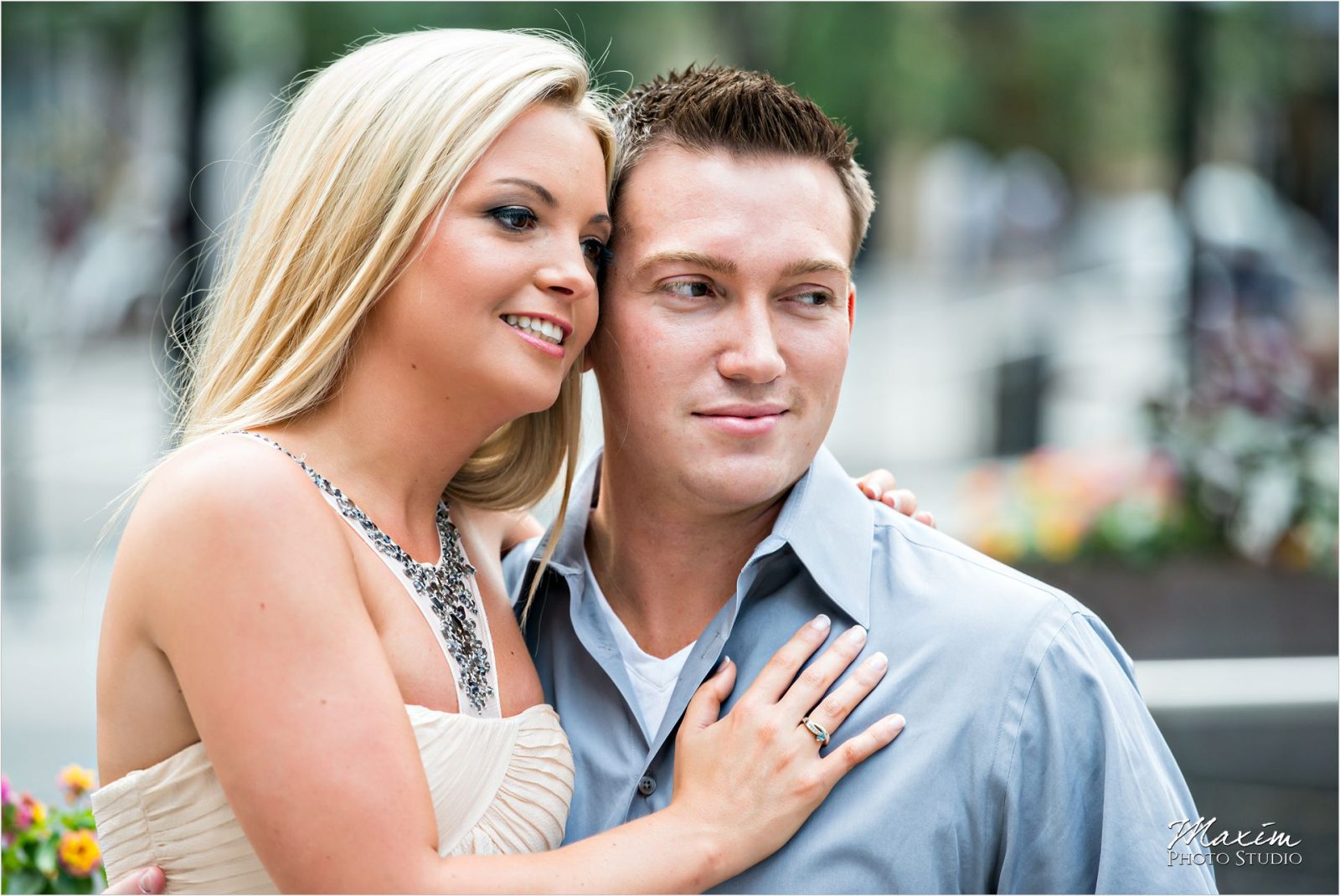 Cincinnati Wedding Photographers Downtown Cincinnati Engagement Fountain Square