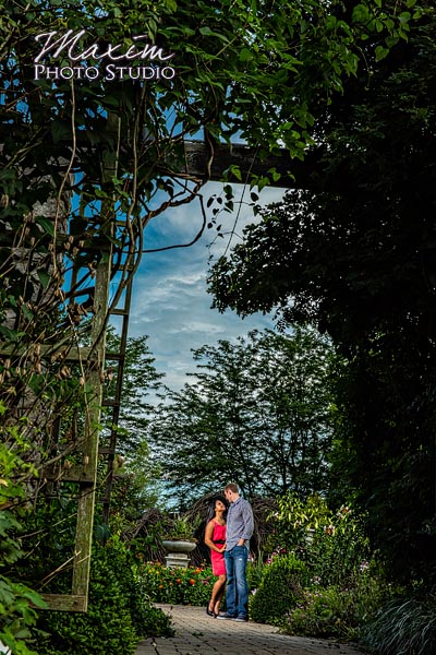 dayton-wedding-photographer-wegerzyn-gardens-dayton-ohio-engagement-008