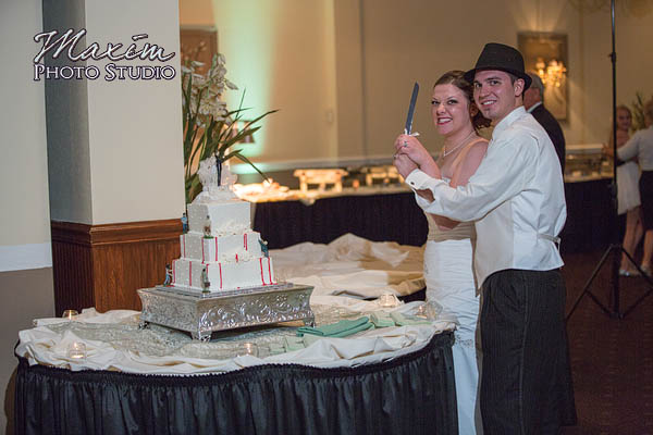 reception-fairfield--wedding-cake-kc-nick-32