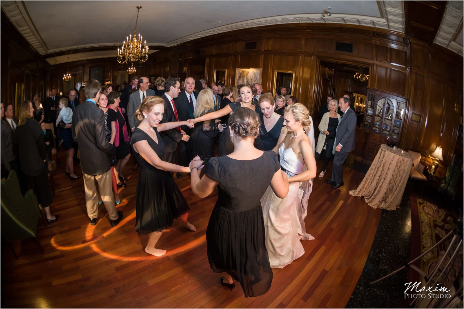 Queen City Cincinnati Wedding Reception dance