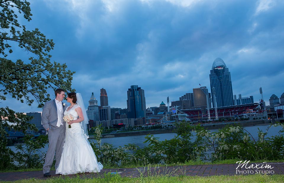 cincinnati-wedding-skyline-photoraphy