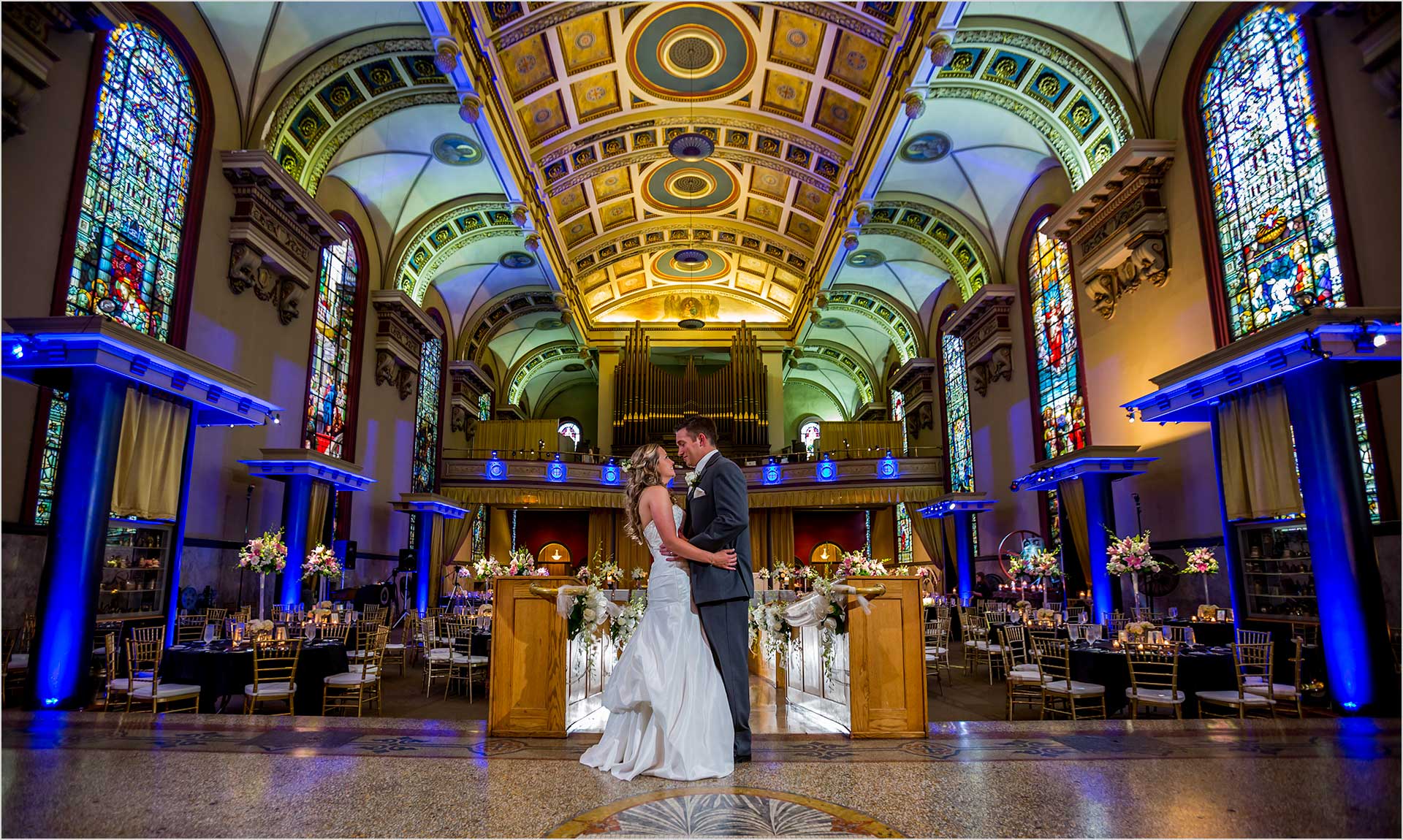 Bell Event Centre Cincinnati Wedding Reception pictures off camera flash