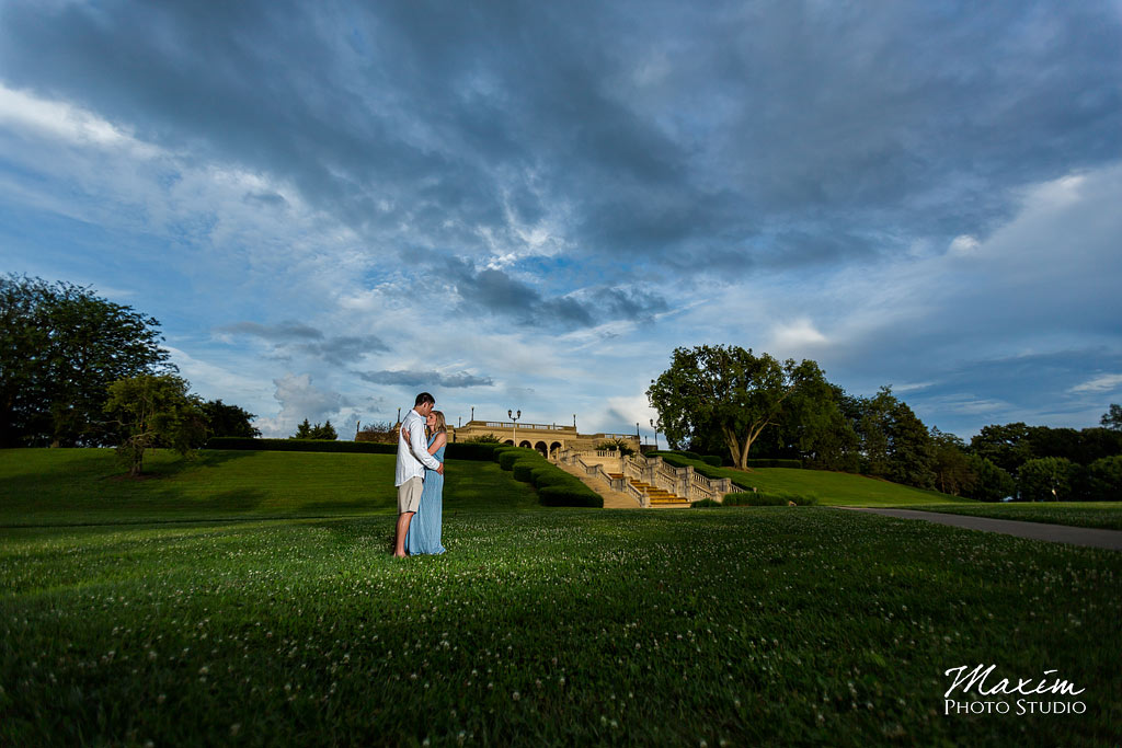 Ault Park Cincinnati Ohio engagement picture 01