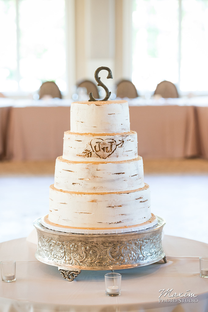 Pinnacle Golf Club wedding cake