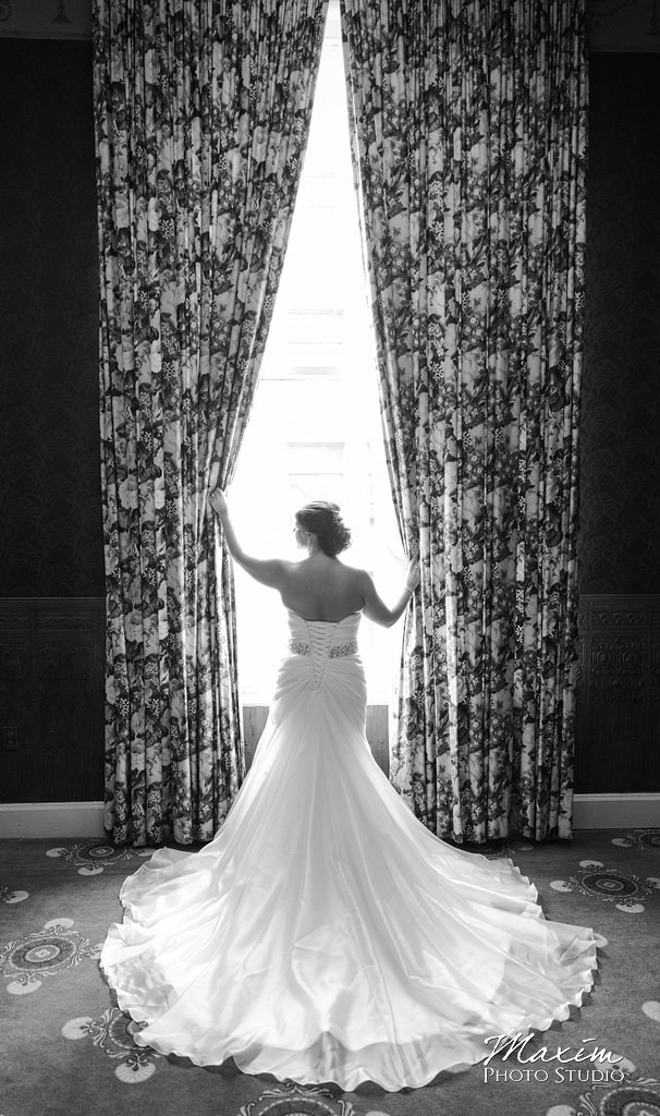 the-phoenix-cincinnati-wedding-bride-picture-02