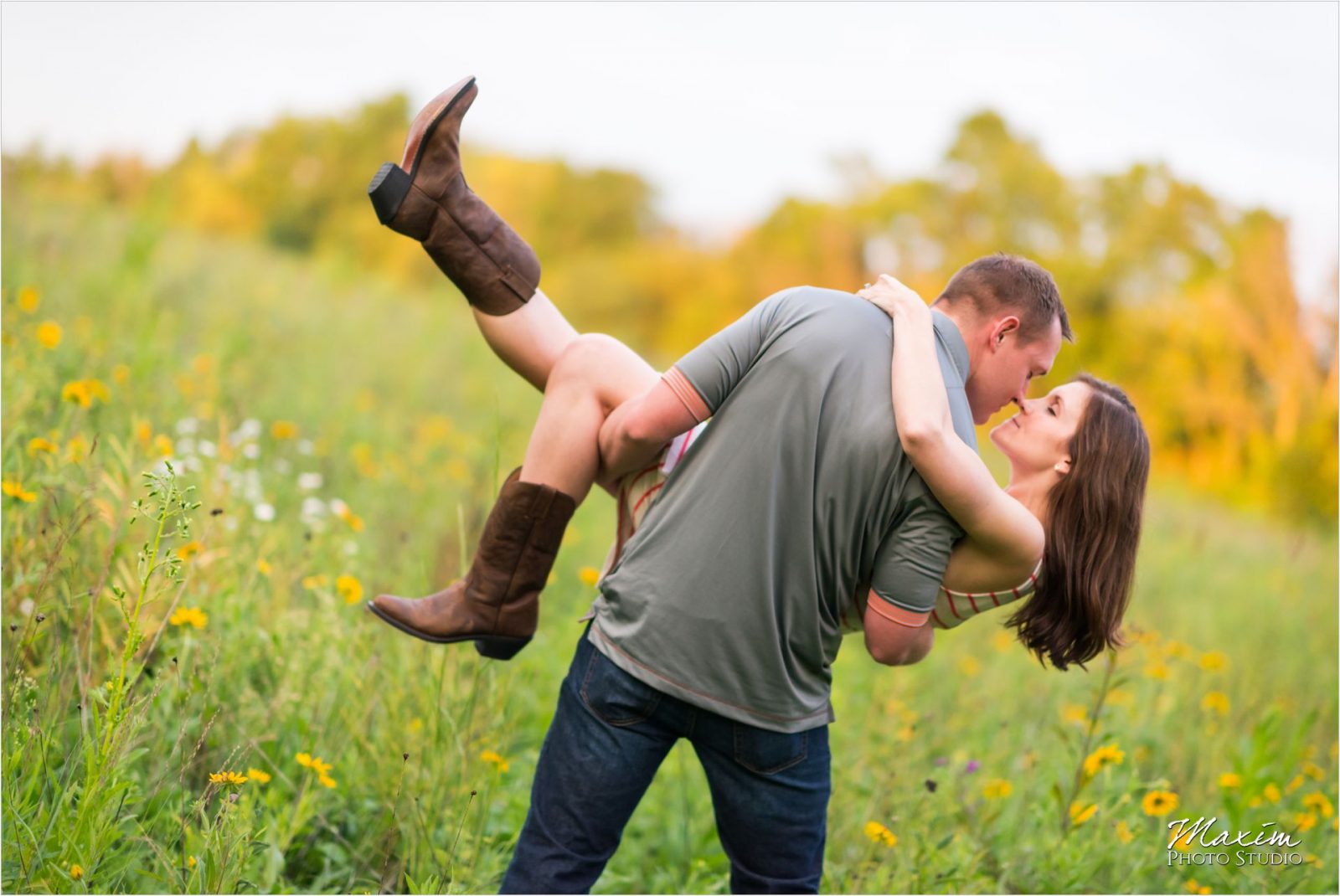 Cincinnati Wedding Photographer Nature Center Engagement