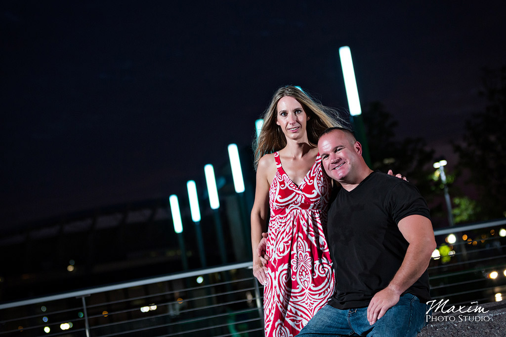 smale-riverfront-park-cincinnati-ohio-engagement-02