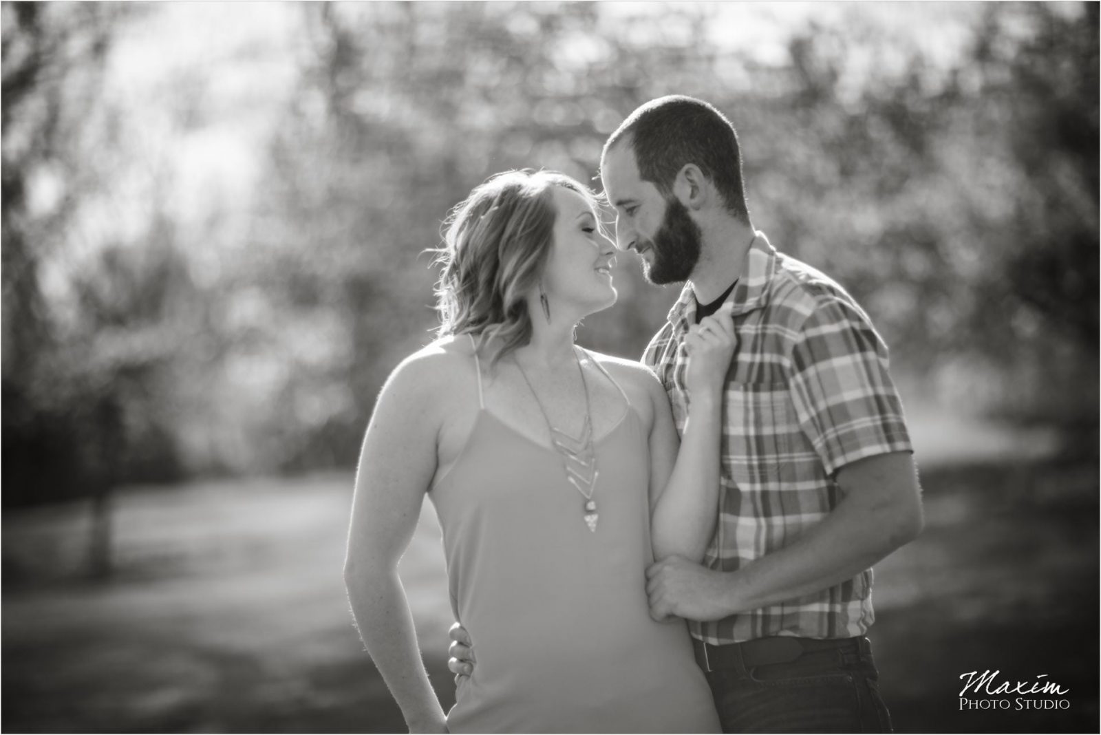 Dayton Wedding Photographers Cox Arboretum Engagement