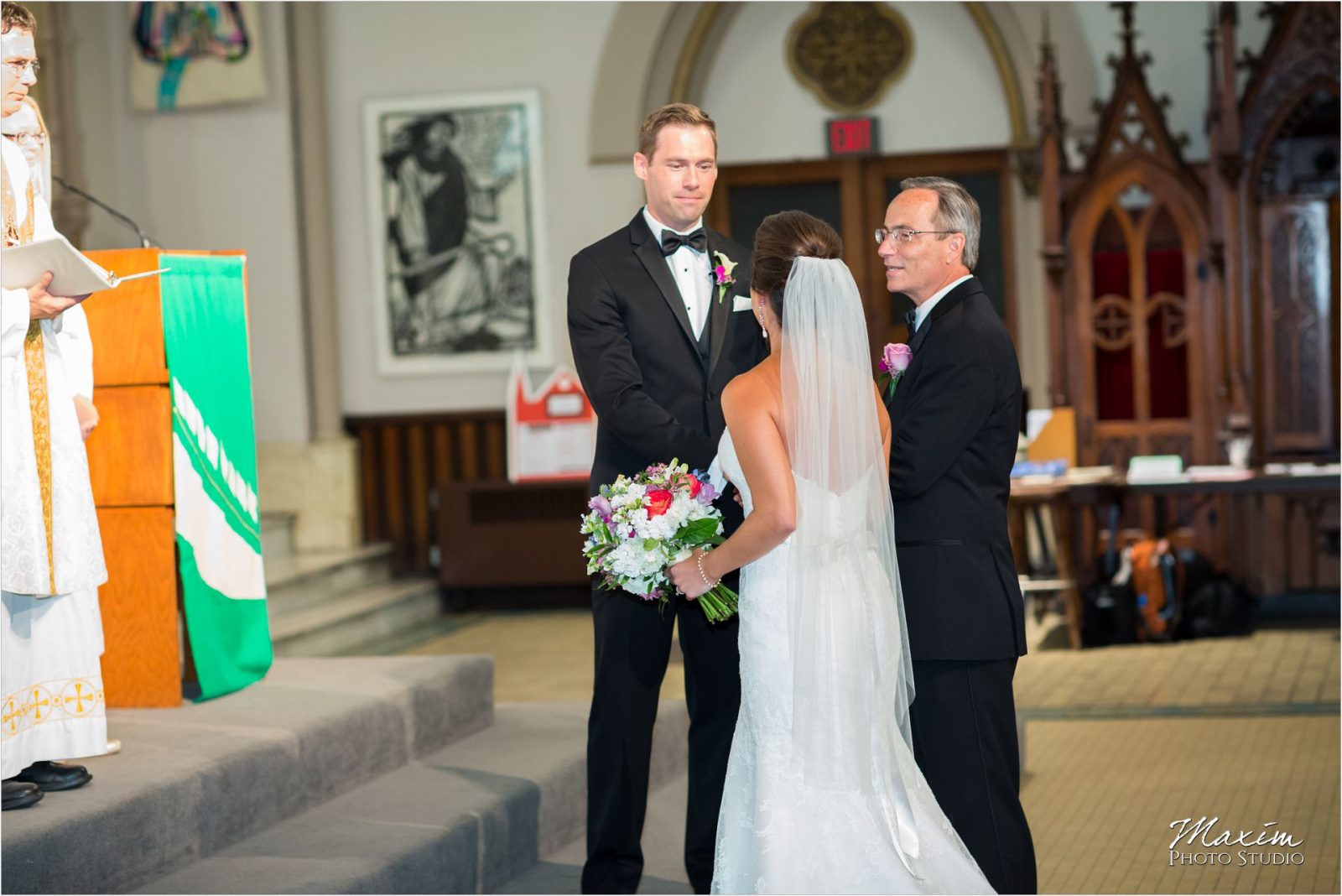 St Xavier Church Cincinnati Wedding Ceremony photography