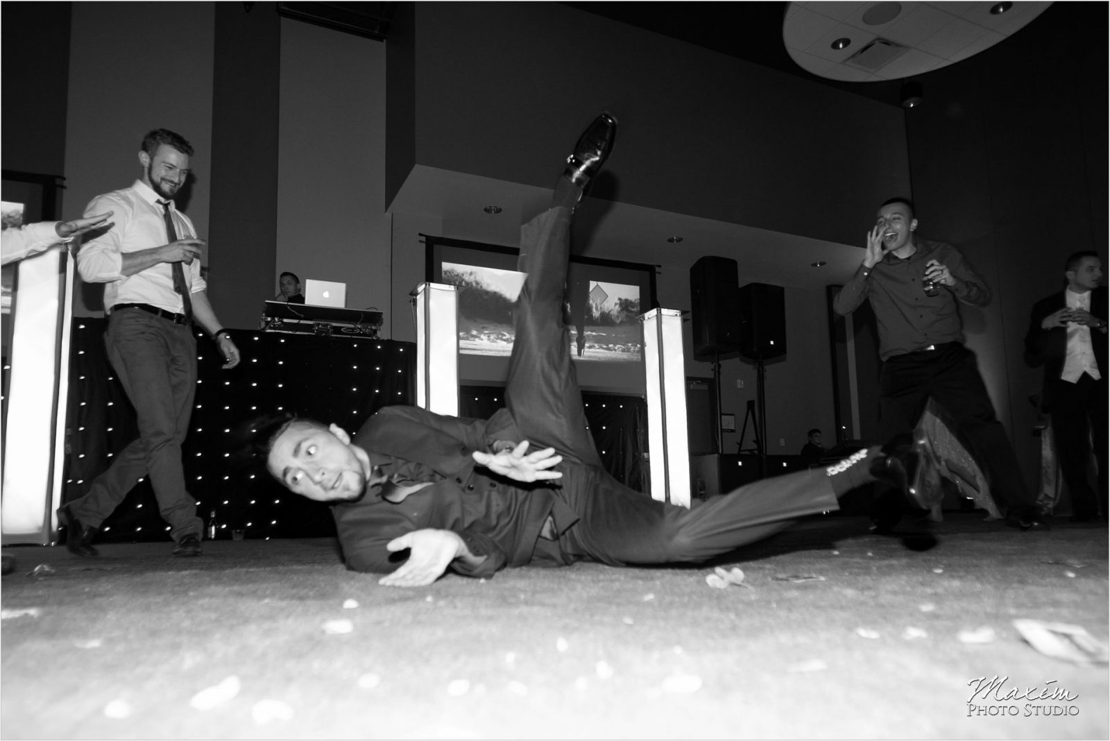 Cincinnati Wedding Photographers Sharonville Convention Center Wedding Reception dancing