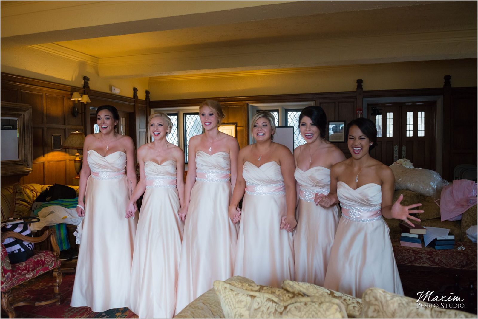 Cincinnati Wedding Photographers Hyde Park United Methodist Church Wedding dress bride