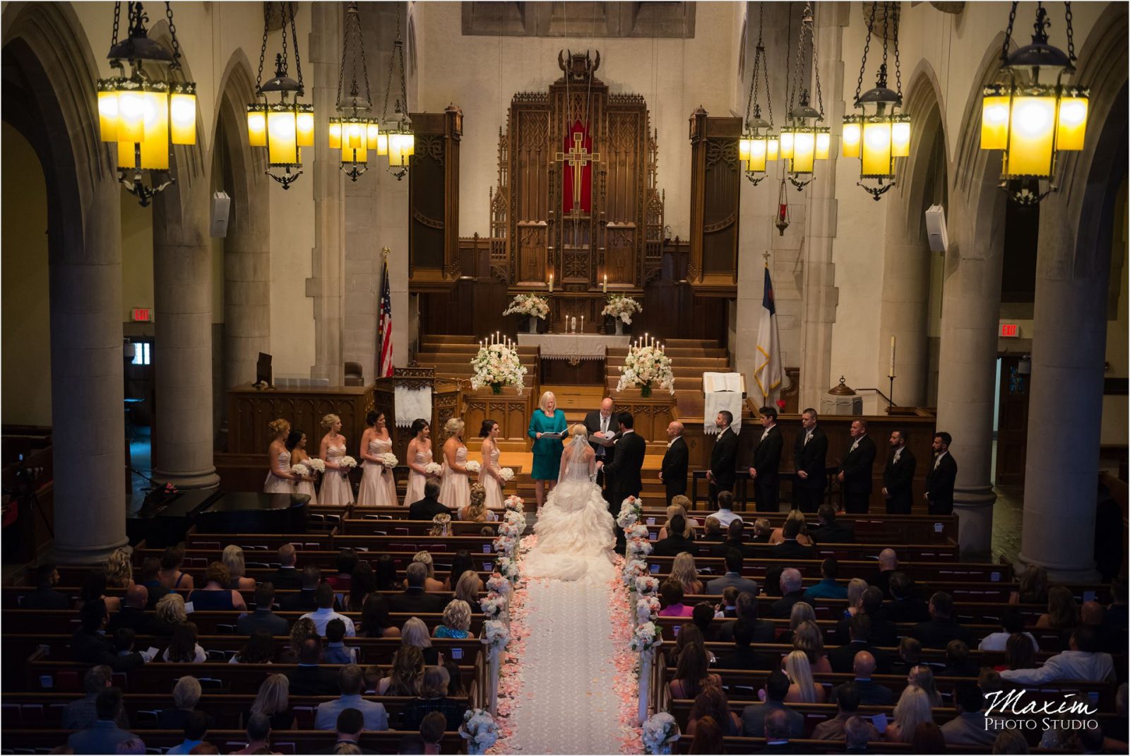 Cincinnati Wedding Photographers Hyde Park United Methodist Church Wedding ceremony