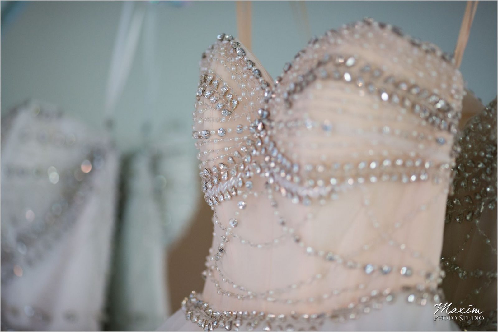 Cincinnati Wedding Photographers 21C Museum Hotel wedding preparations