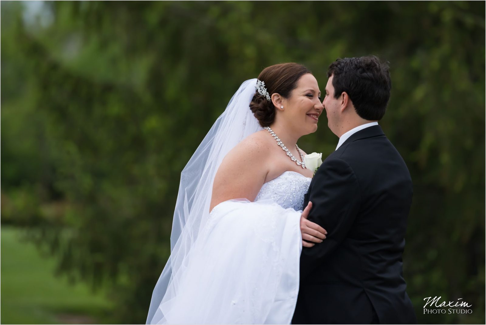 Cooper Creek Event Center Wedding bride groom pictures