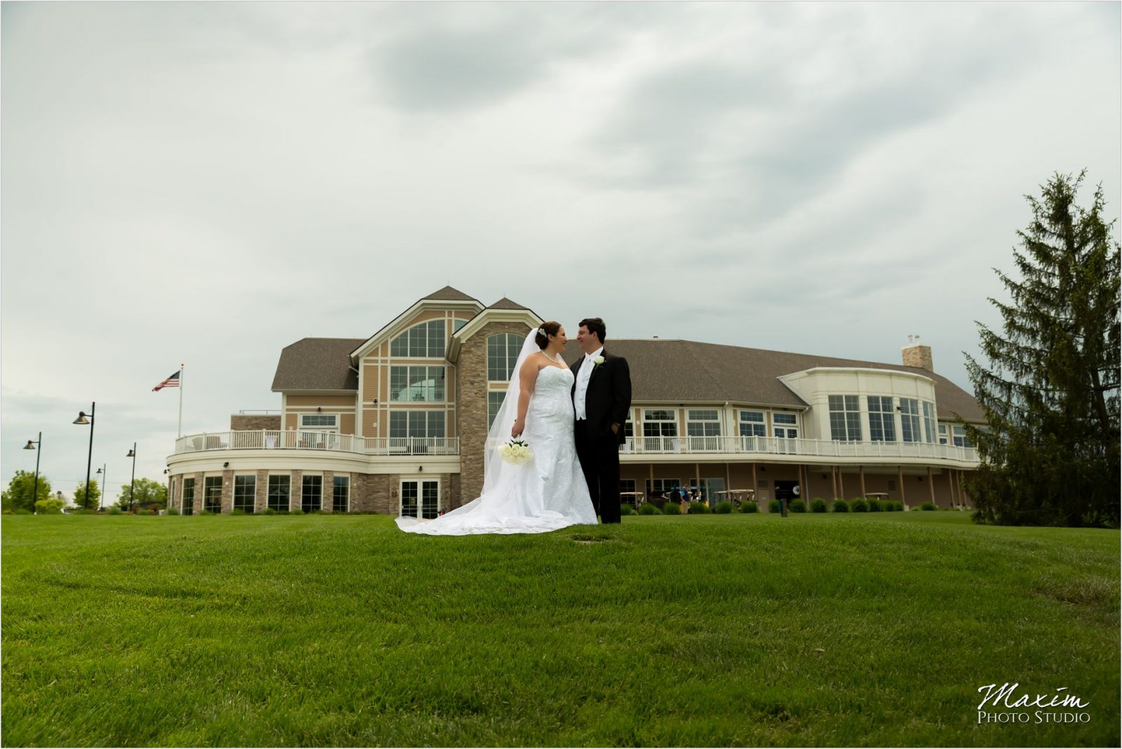 Cooper Creek Event Center Wedding bride groom pictures