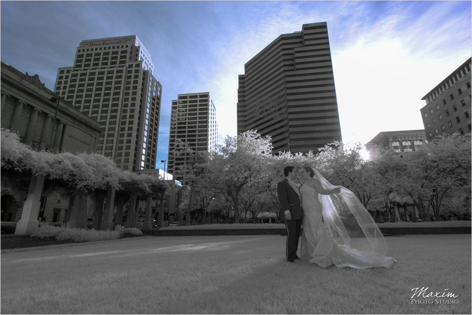 Cincinnati Wedding Photographers Cooper Creek Center Wedding Reception pw 60