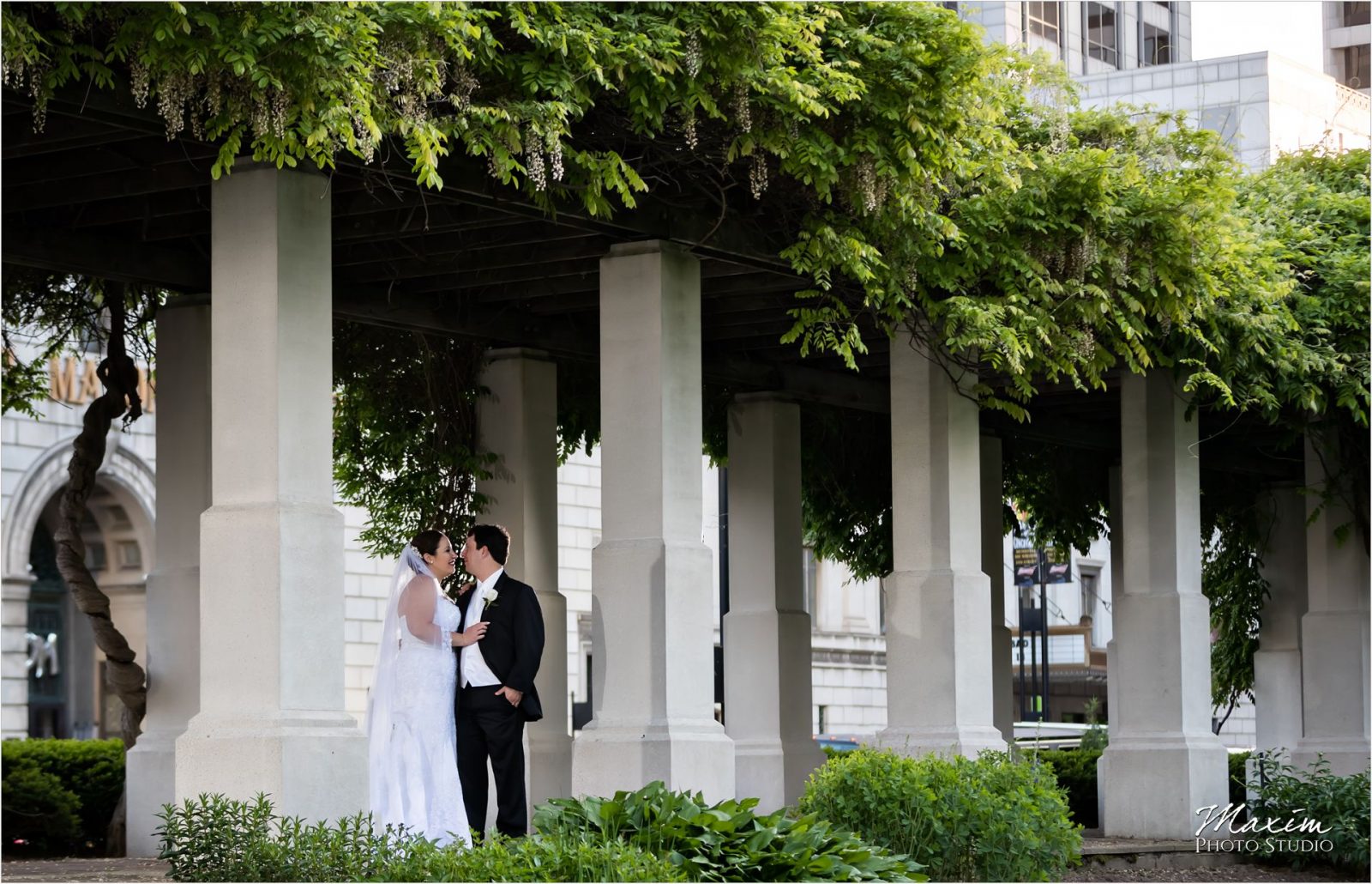 Cincinnati Wedding Photographers Cooper Creek Center Wedding Reception pw 61