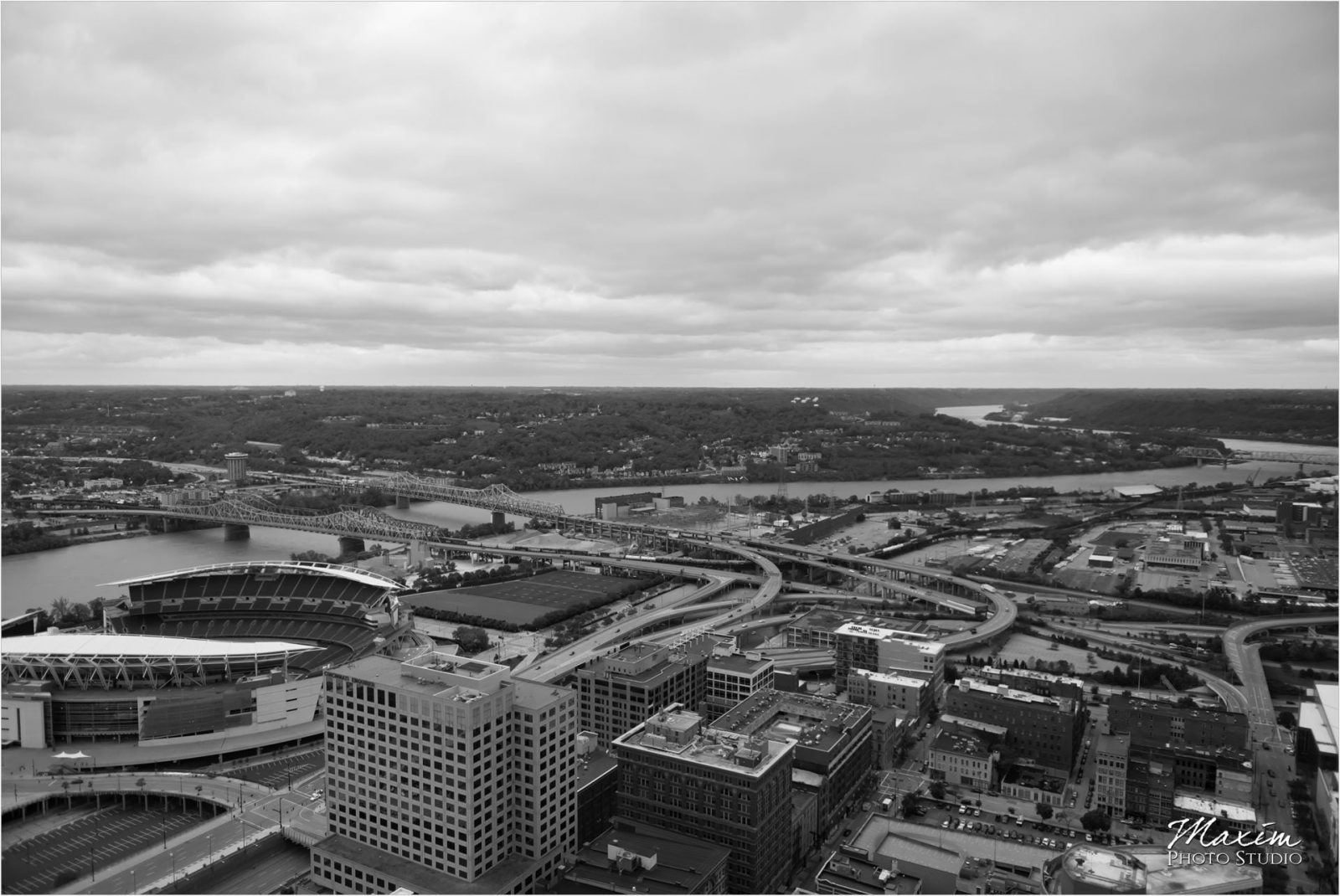 Cincinnati Wedding Photographers Hilton Netherland Plaza Carew Tower