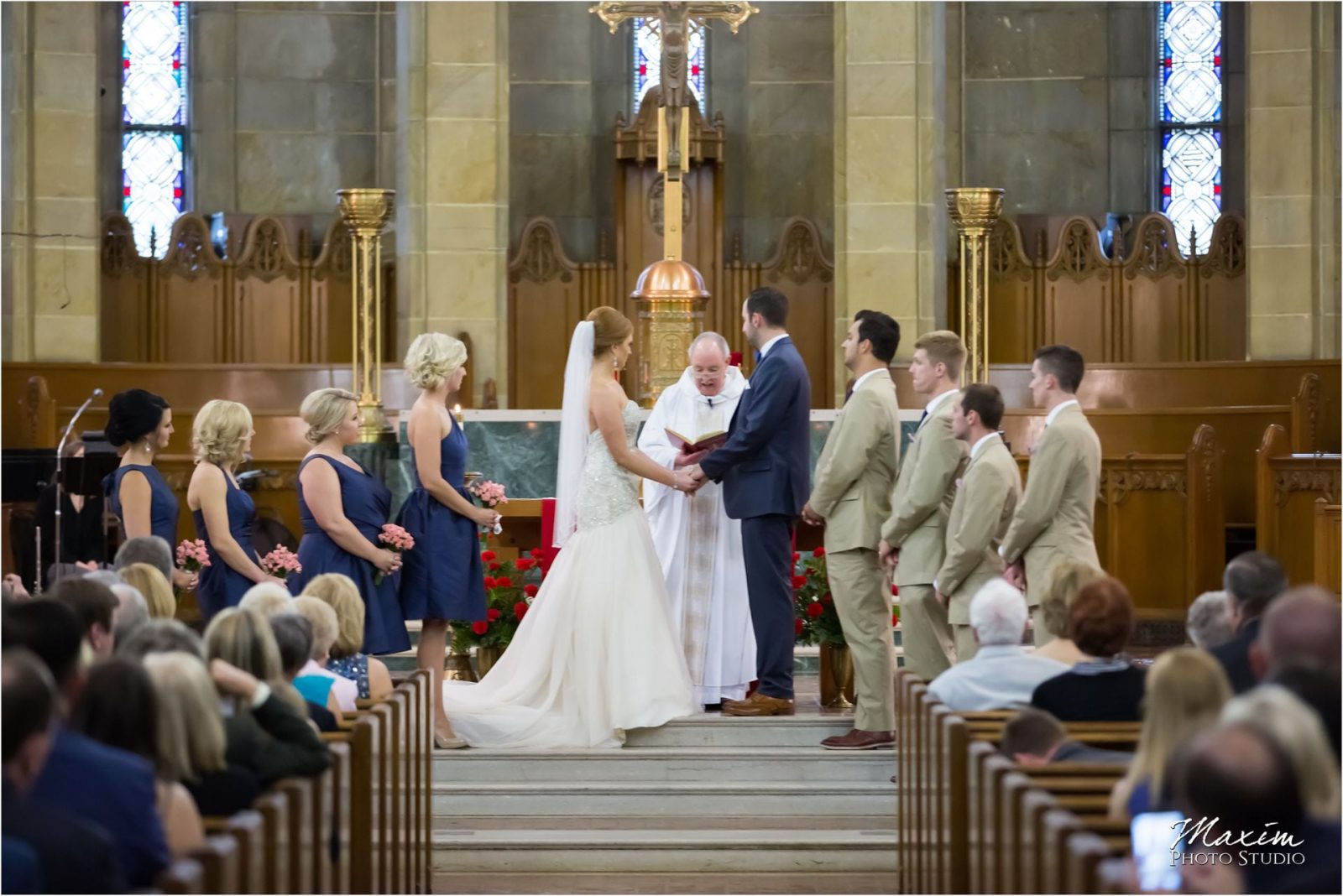 Cincinnati Wedding Photographers Holy Trinity Church Ceremony