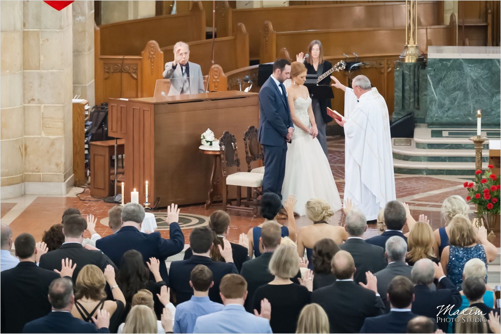 Cincinnati Wedding Photographers Holy Trinity Church Ceremony