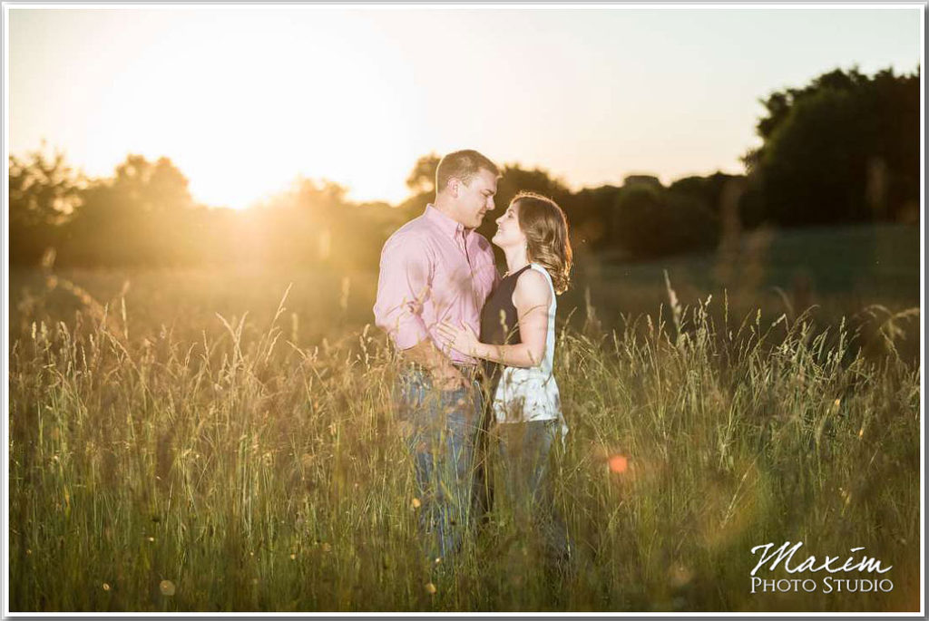 Cincinnati Wedding Photographs Beckley Creek Park natural light engagement