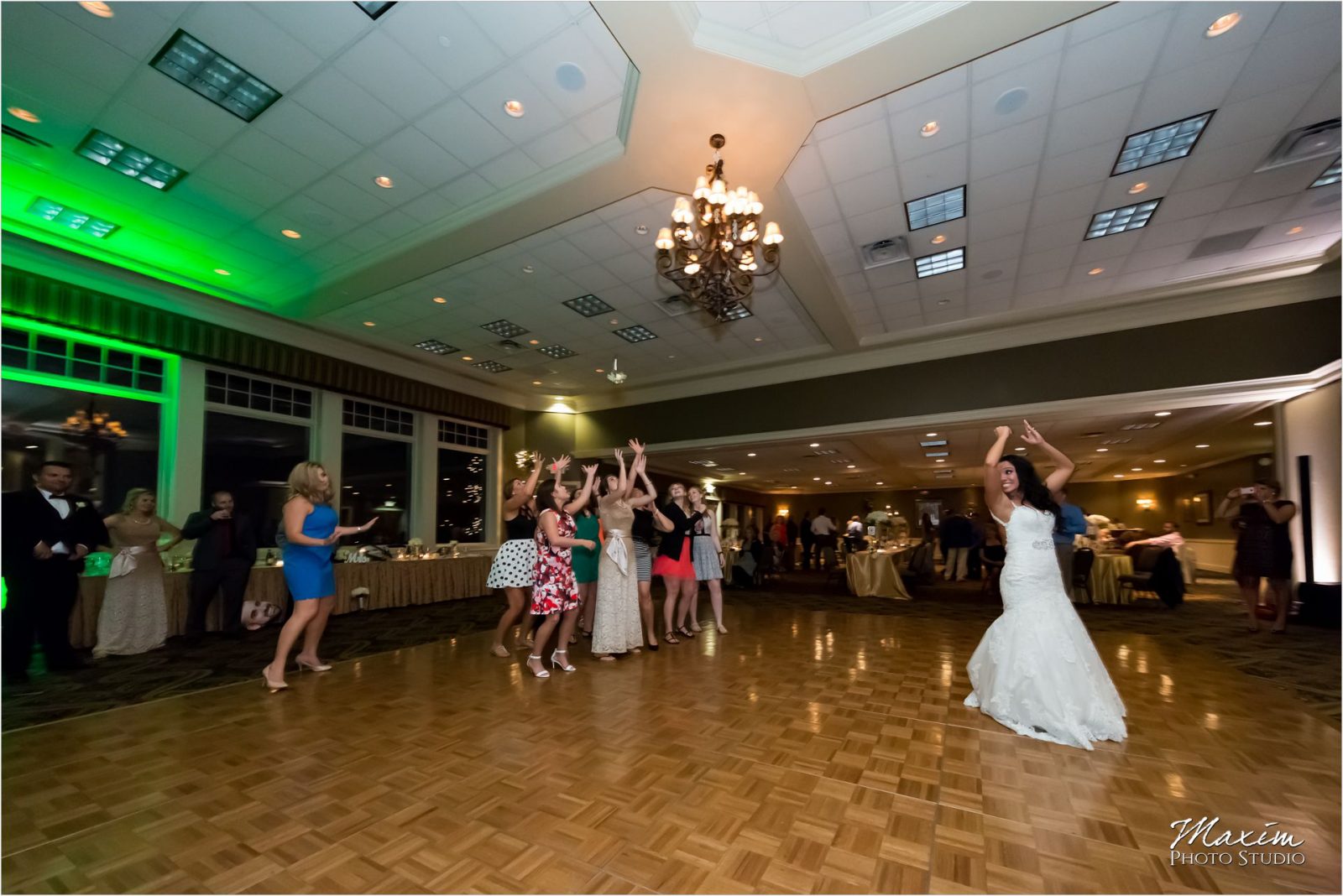 Drees Pavilion Covington Kentucky Reception Bouquet Toss