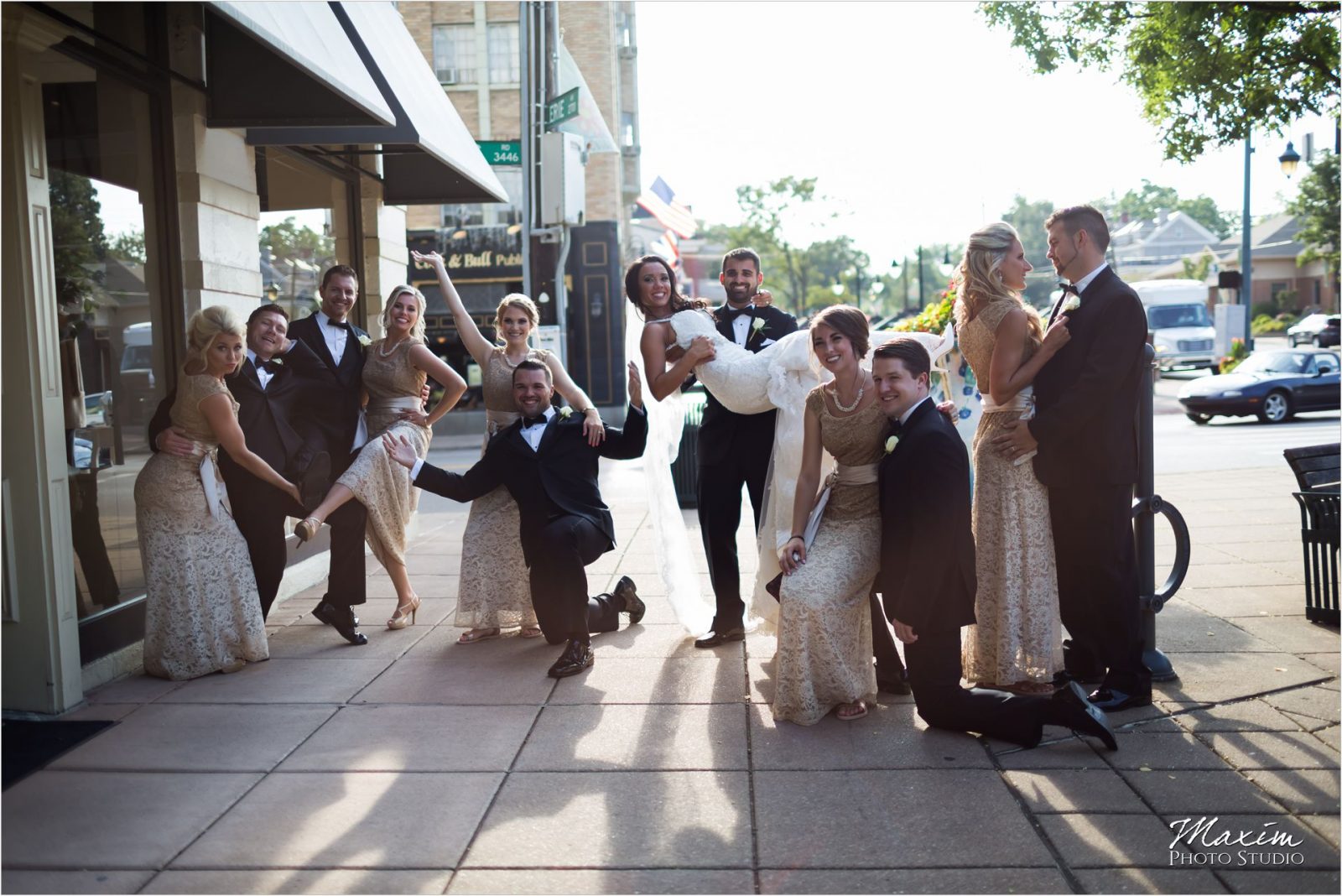 Hyde Park Square Cincinnati Wedding Bridal Party