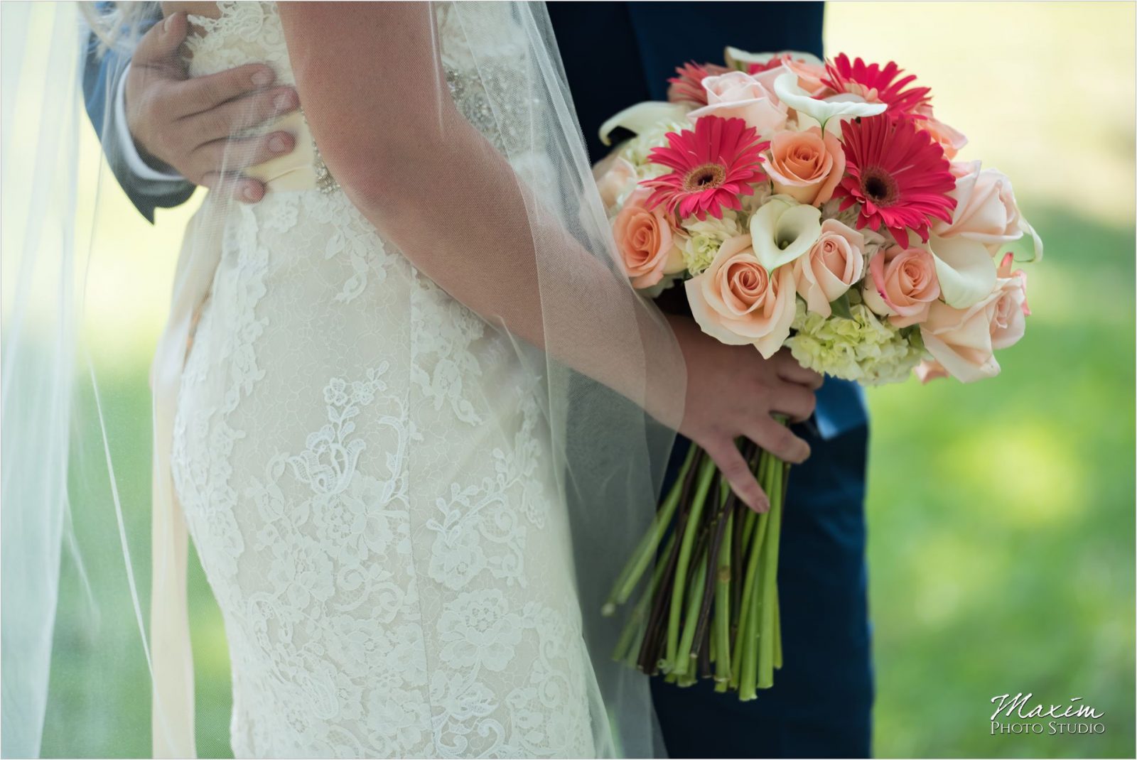 Smale Riverfront Park Bride Groom pictures