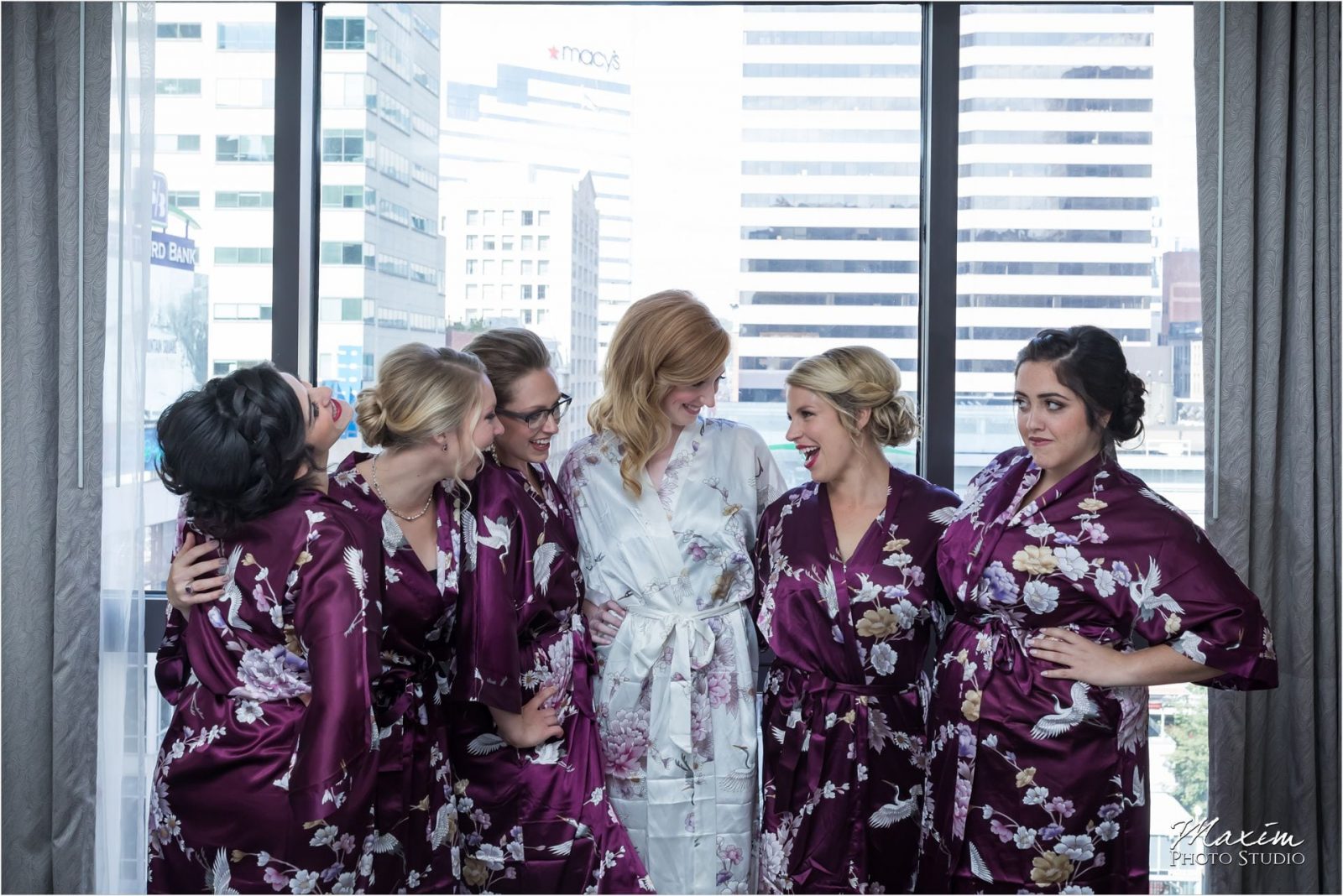 Cincinnati Wedding Photographers Art Museum Westin bride groom preparations