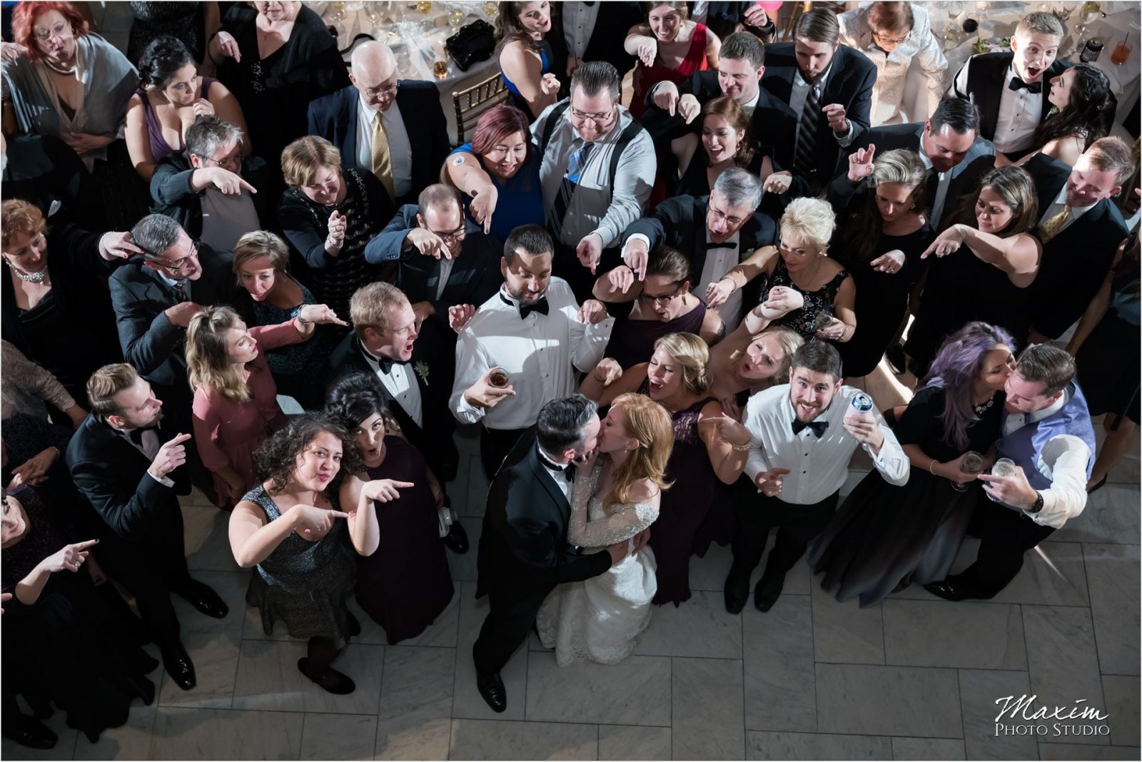 Cincinnati Wedding Photographers Art Museum bride groom group photo