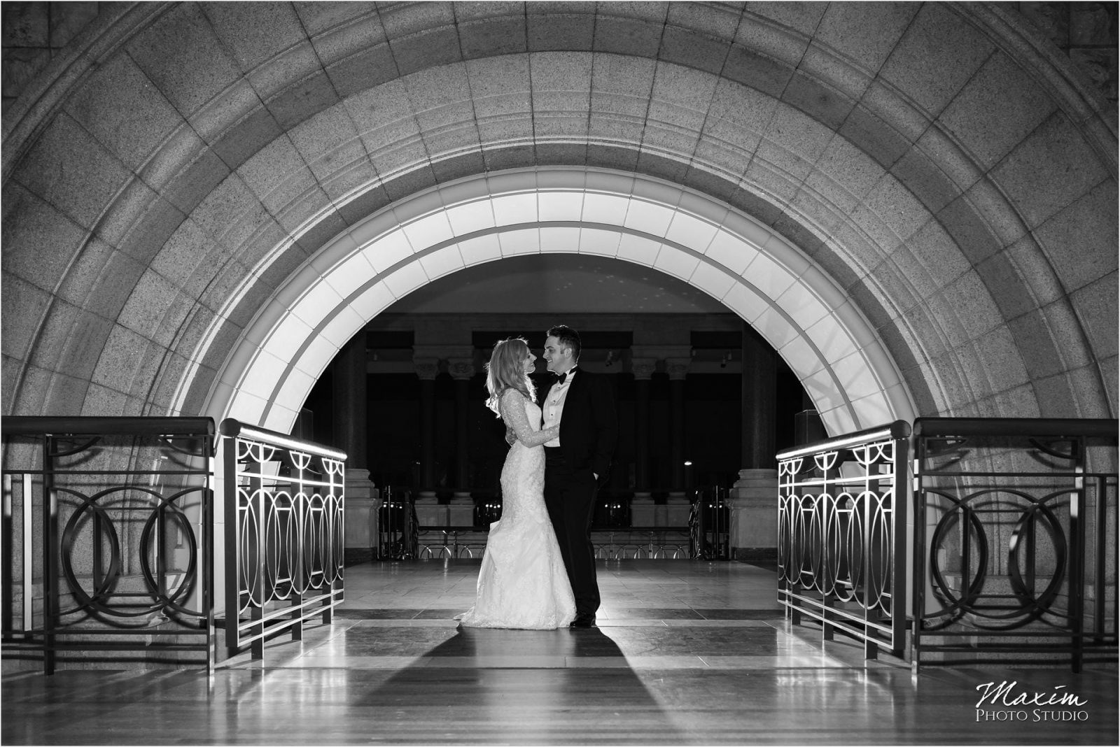 Cincinnati Wedding Photographers Art Museum bride groom