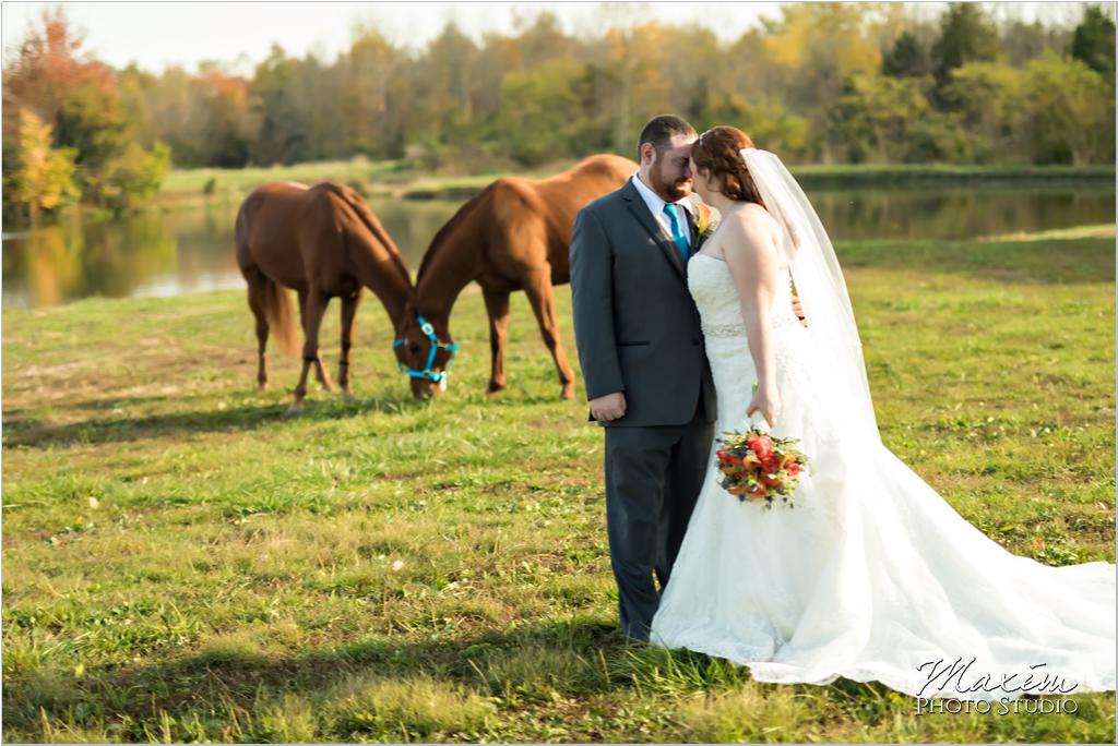 Cincinnati Horse farm wedding pictures