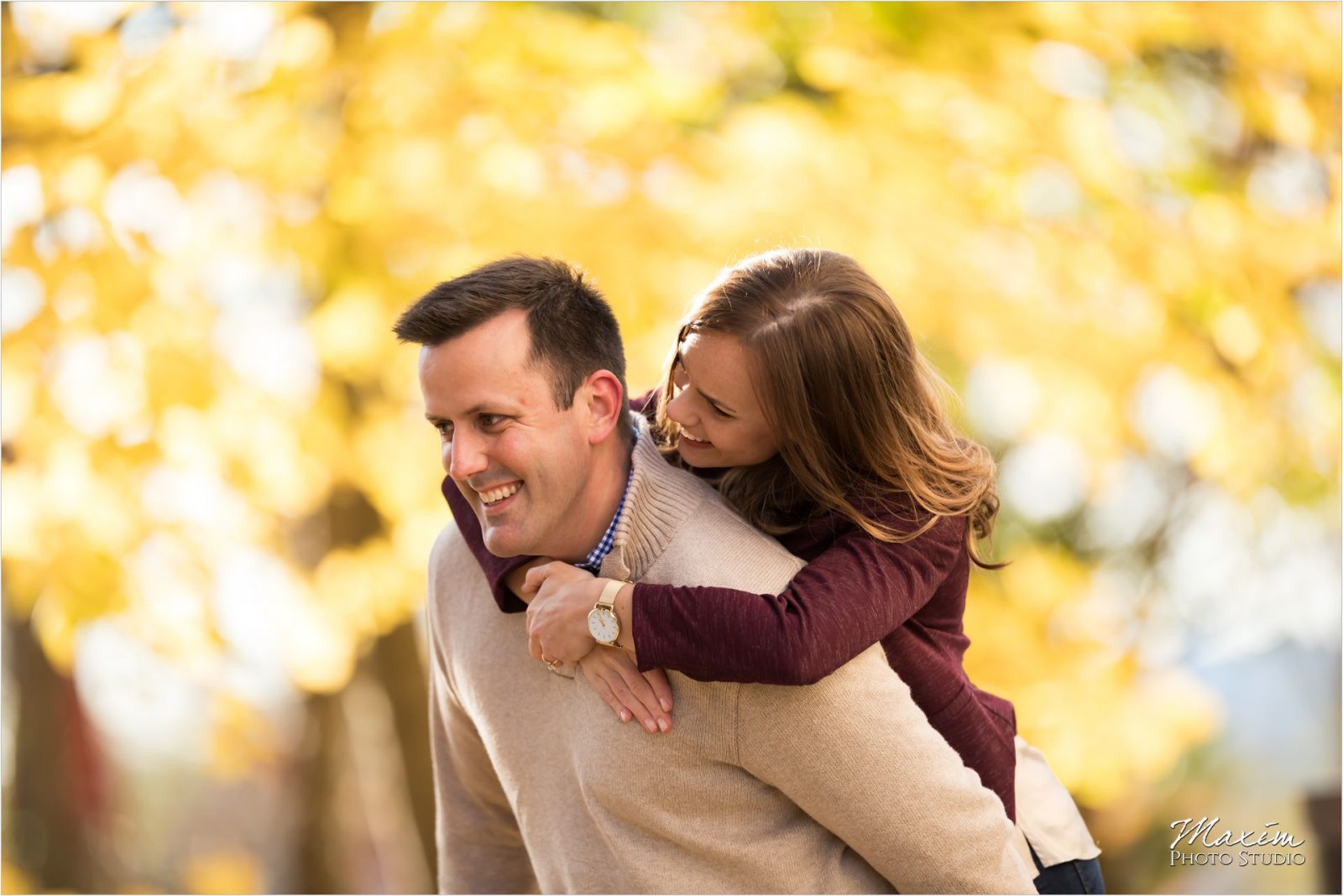 Eden Park Cincinnati Fall engagement couple