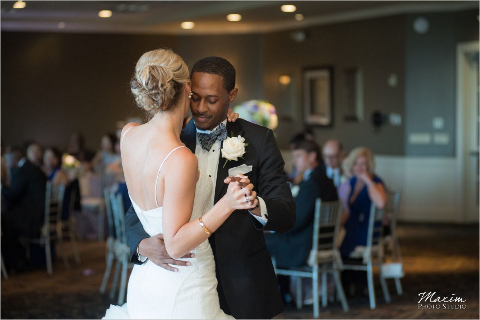 Cincinnati Wedding Photographers Drees Pavilion Wedding Reception first dance