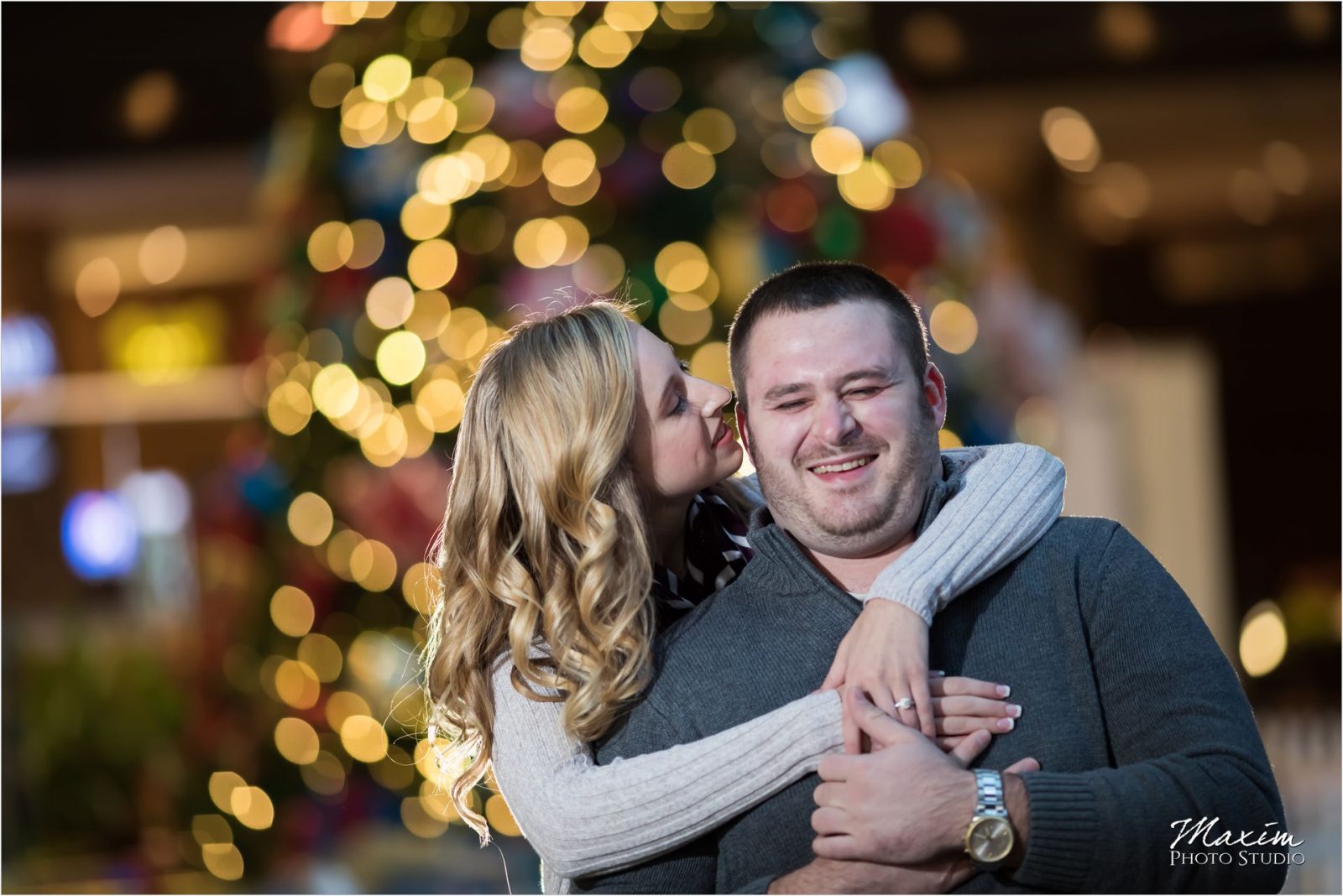 Downtown Cincinnati Fountain Square night engagement