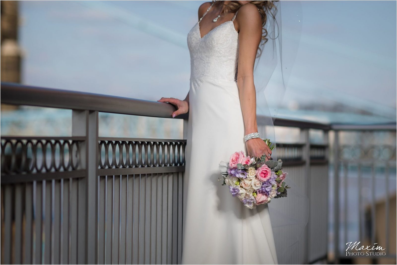 Cincinnati Marriott Rivercenter, Covington Wedding, Cincinnati skyline, Wedding Portraits, CC Florist and Company
