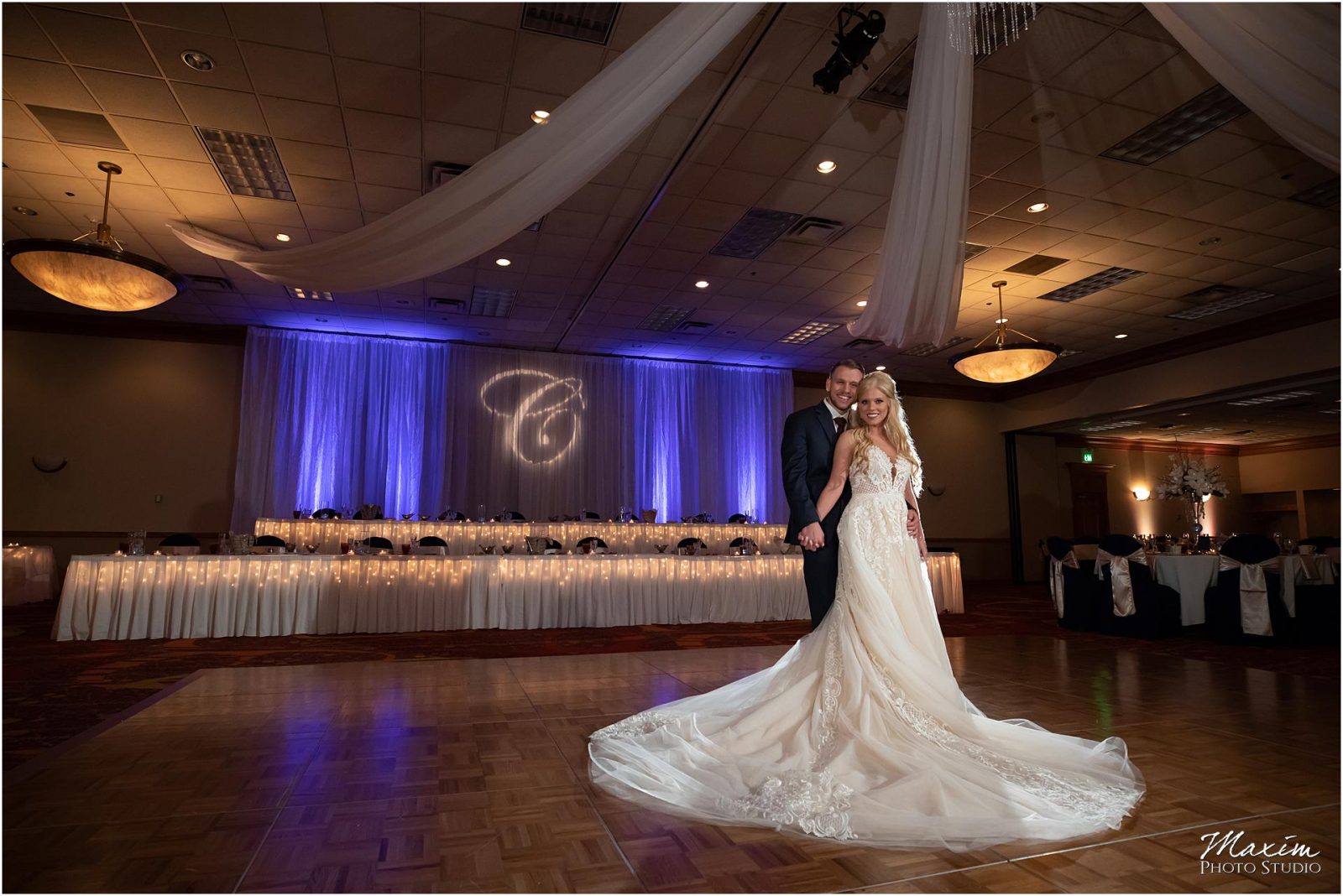 Holiday Inn Airport Wedding, Kentucky Wedding Photographer, Wedding Reception