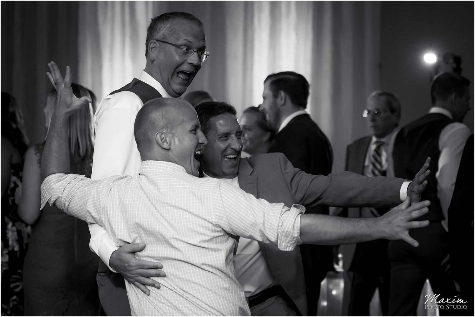 Holiday Inn Airport Wedding, Kentucky Wedding Photographer, Wedding Reception Dancing