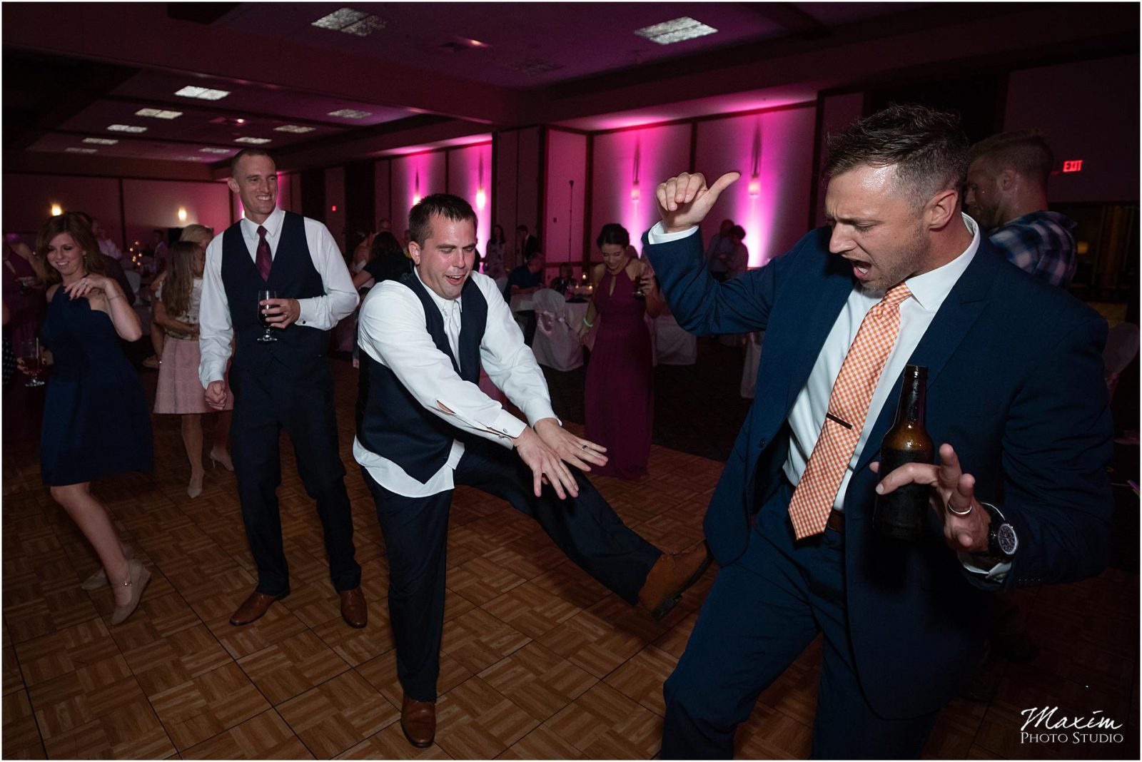 Oasis Conference Center, Cincinnati Wedding Photography, Wedding Reception Dancing
