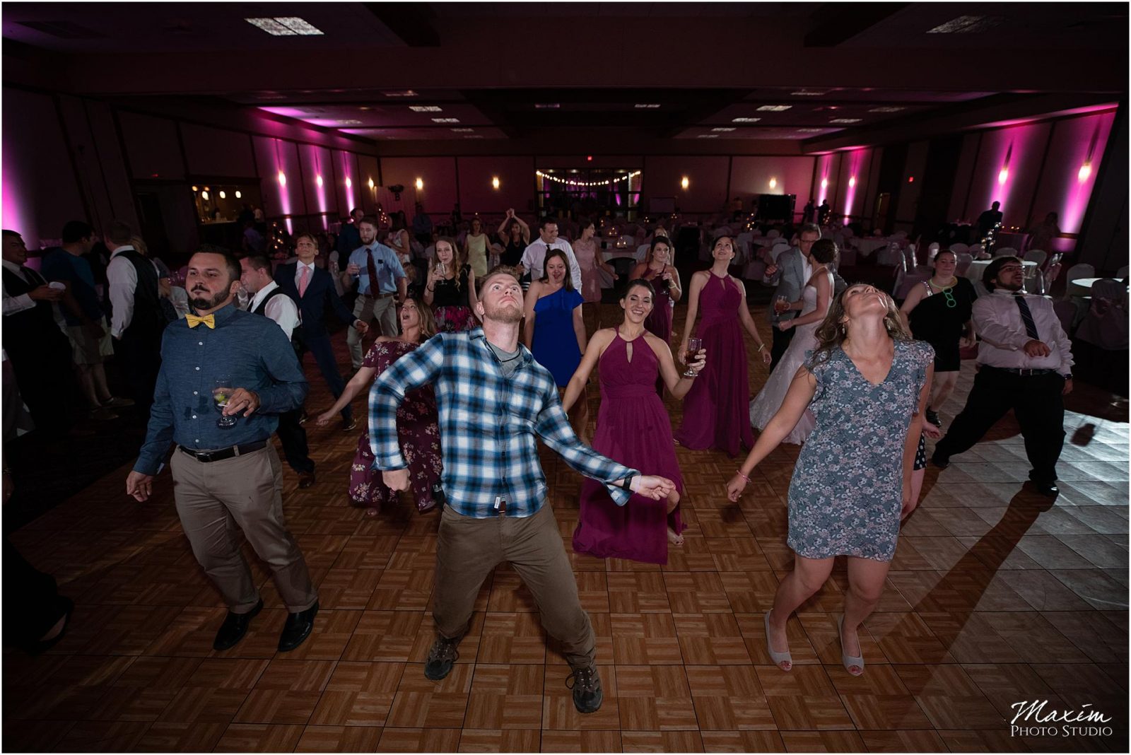 Oasis Conference Center, Cincinnati Wedding Photography, Wedding Reception Dancing